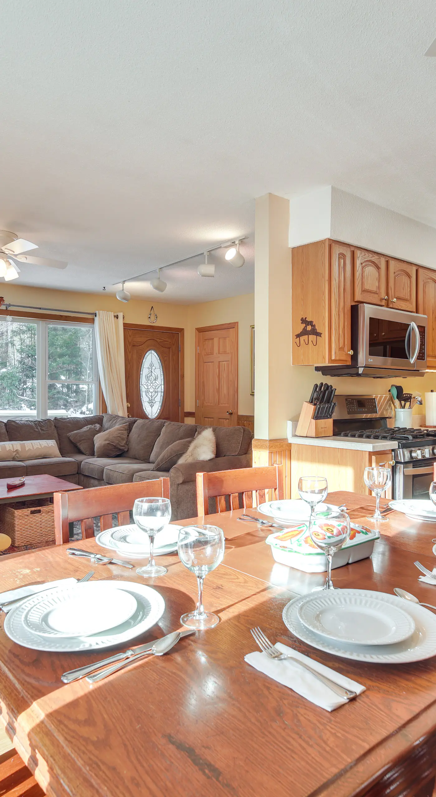 1 Mi to Sugarbush Resort: Dog-Friendly Home!