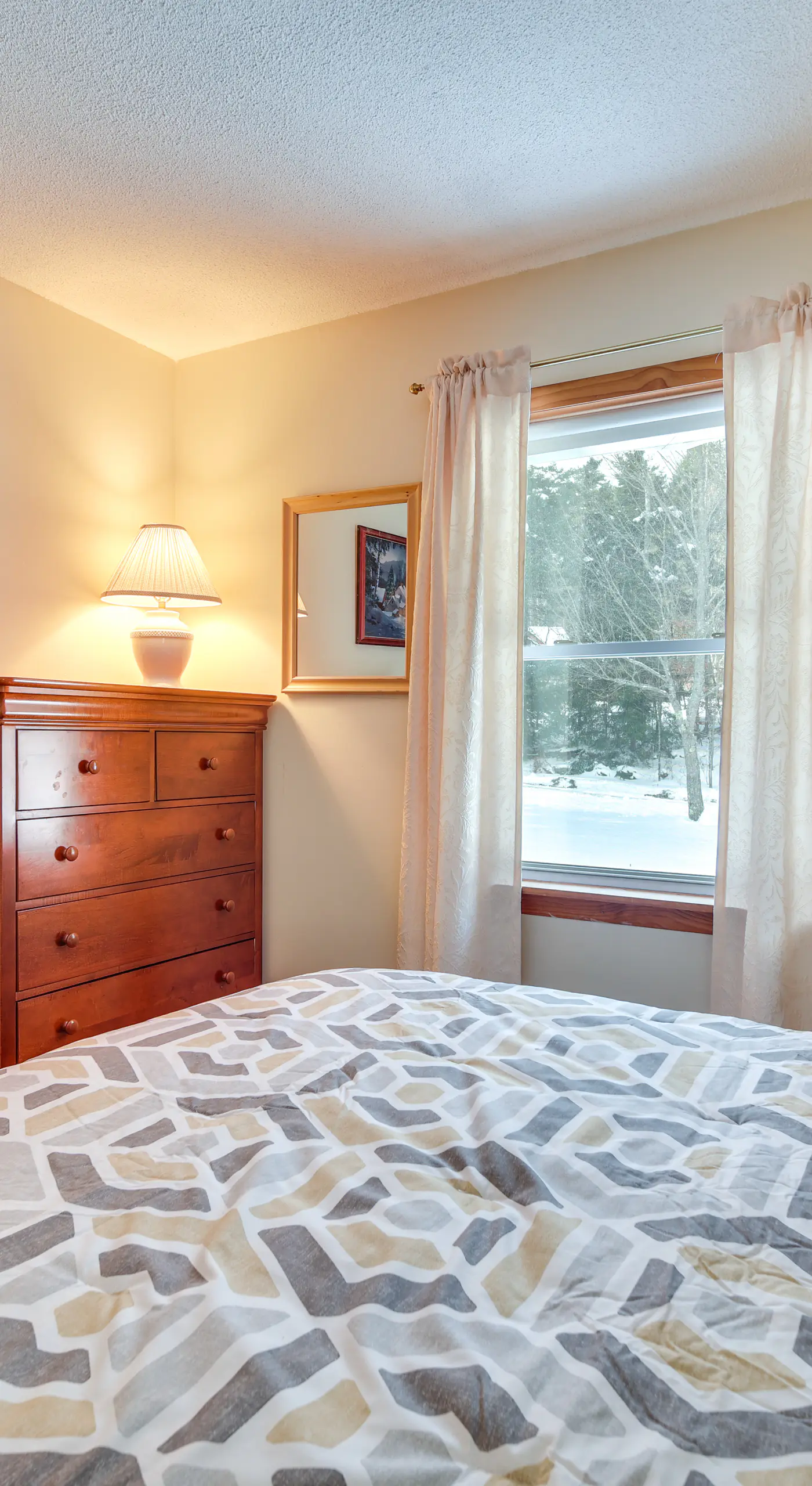 1 Mi to Sugarbush Resort: Dog-Friendly Home!