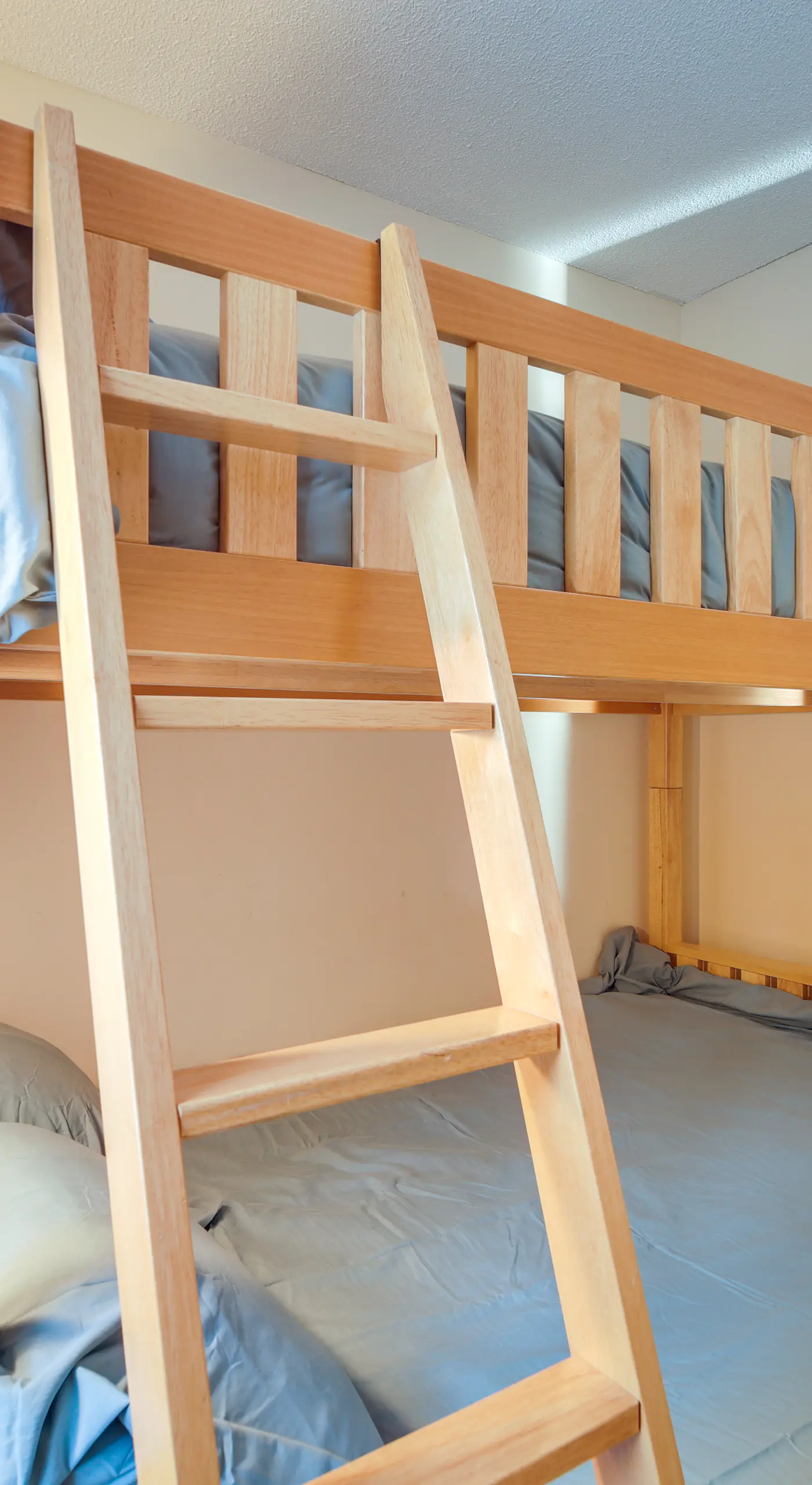 1 Mi to Sugarbush Resort: Dog-Friendly Home!
