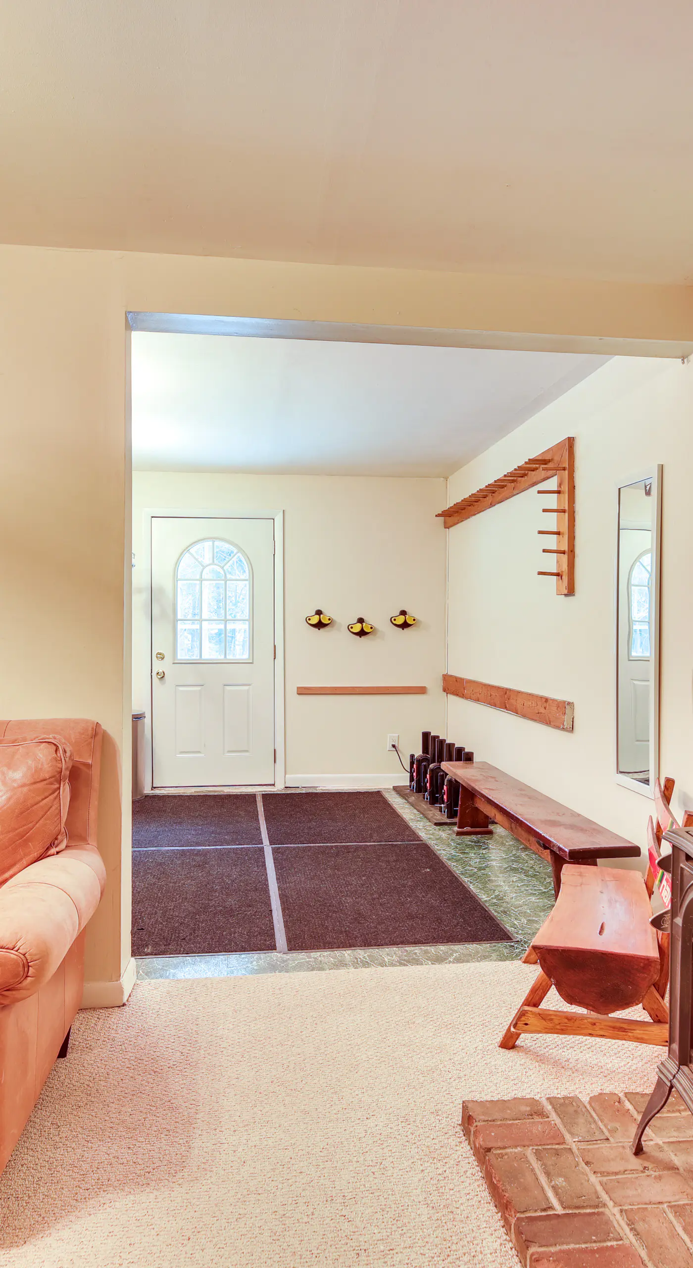 1 Mi to Sugarbush Resort: Dog-Friendly Home!