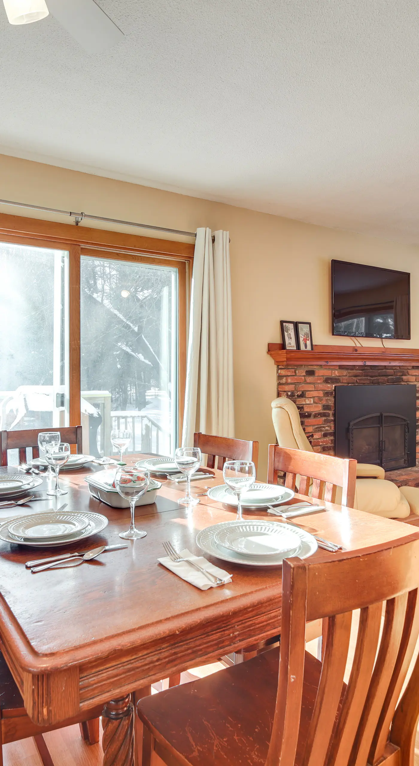 1 Mi to Sugarbush Resort: Dog-Friendly Home!