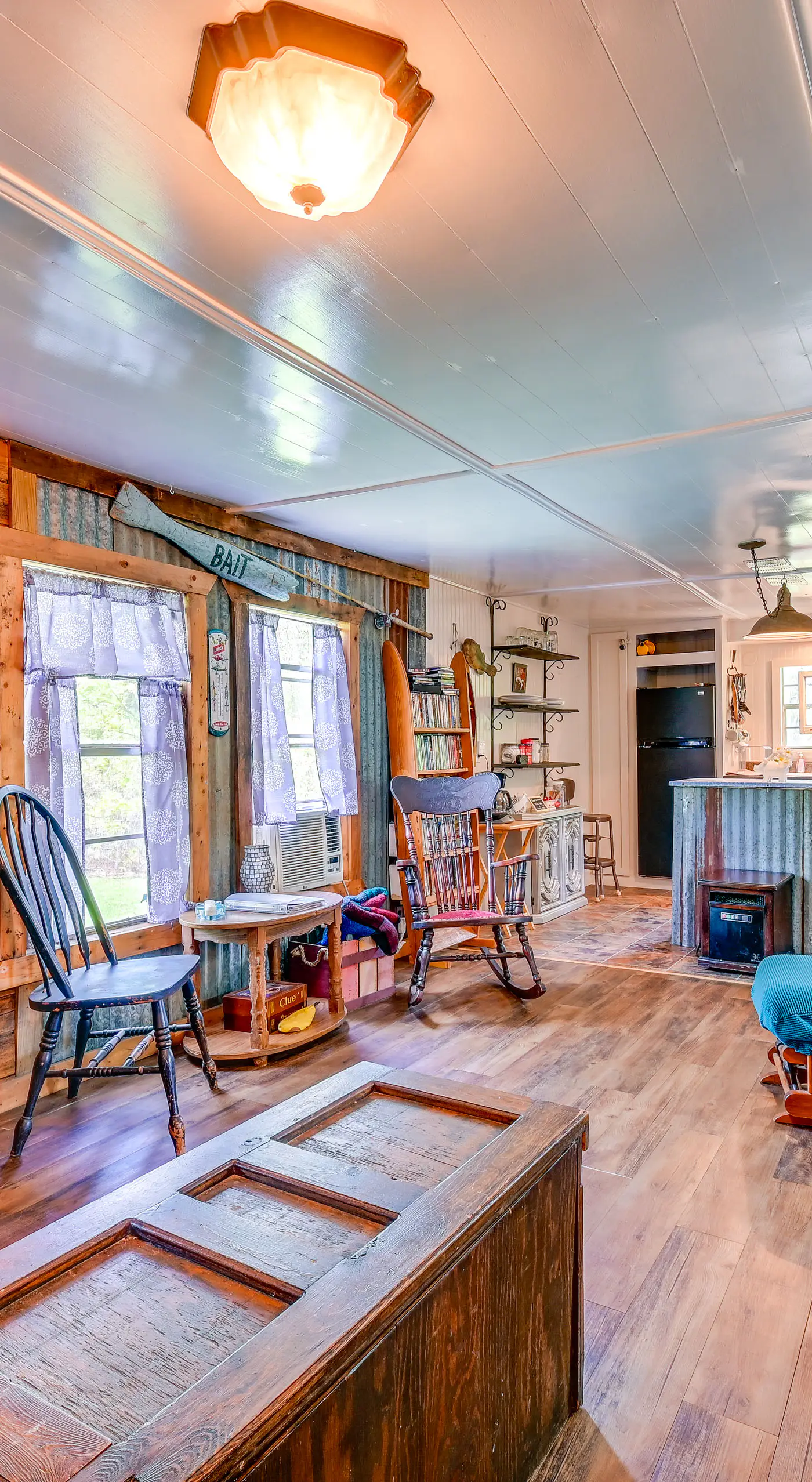 Fenced Yard: Quaint Cabin Near Lake Texoma!
