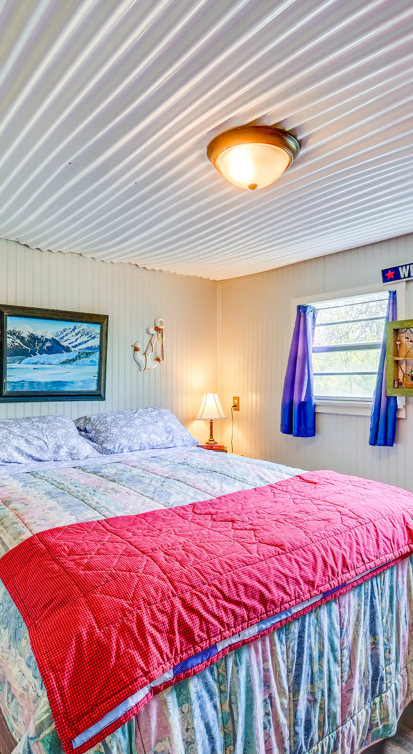 Fenced Yard: Quaint Cabin Near Lake Texoma!