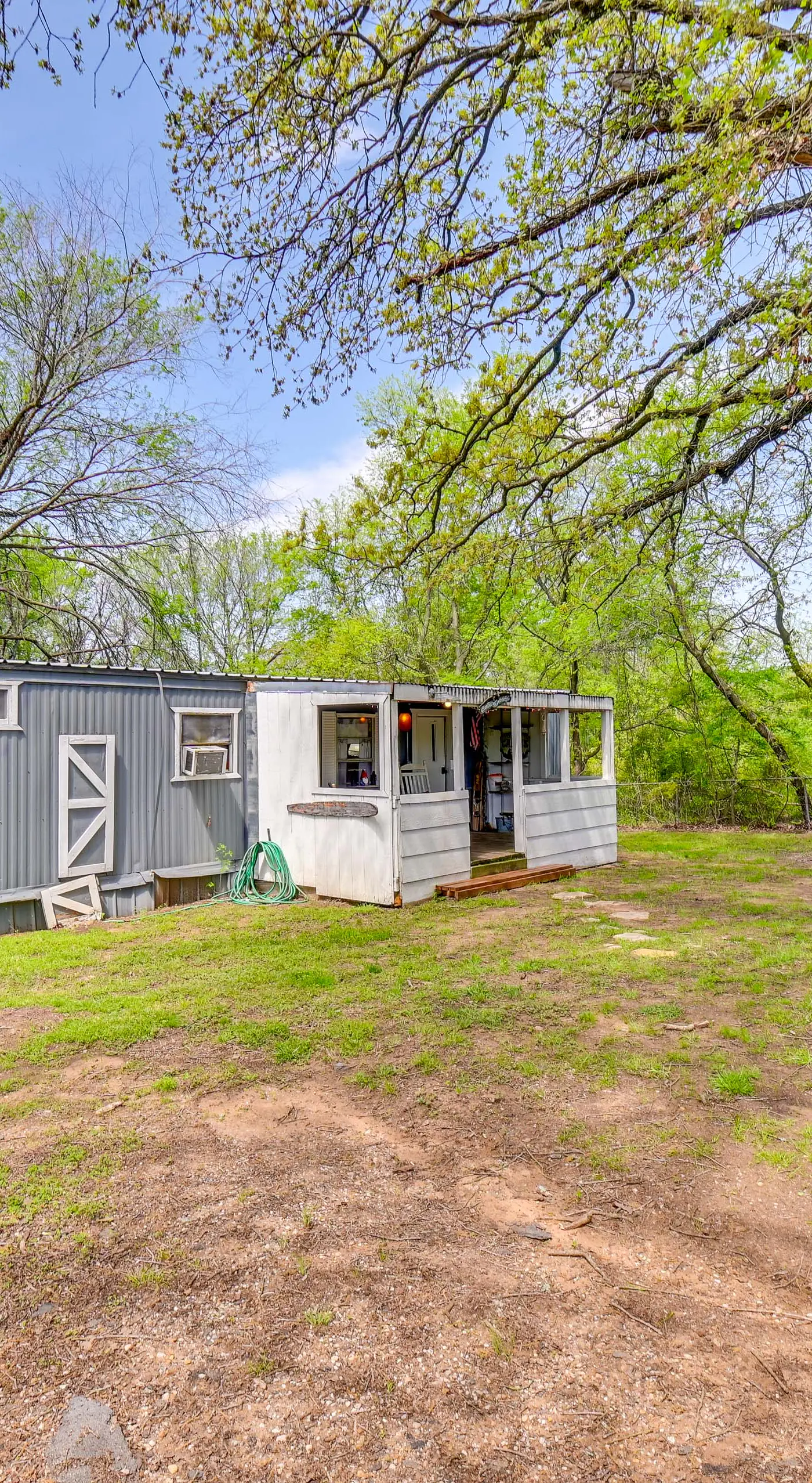 Fenced Yard: Quaint Cabin Near Lake Texoma!
