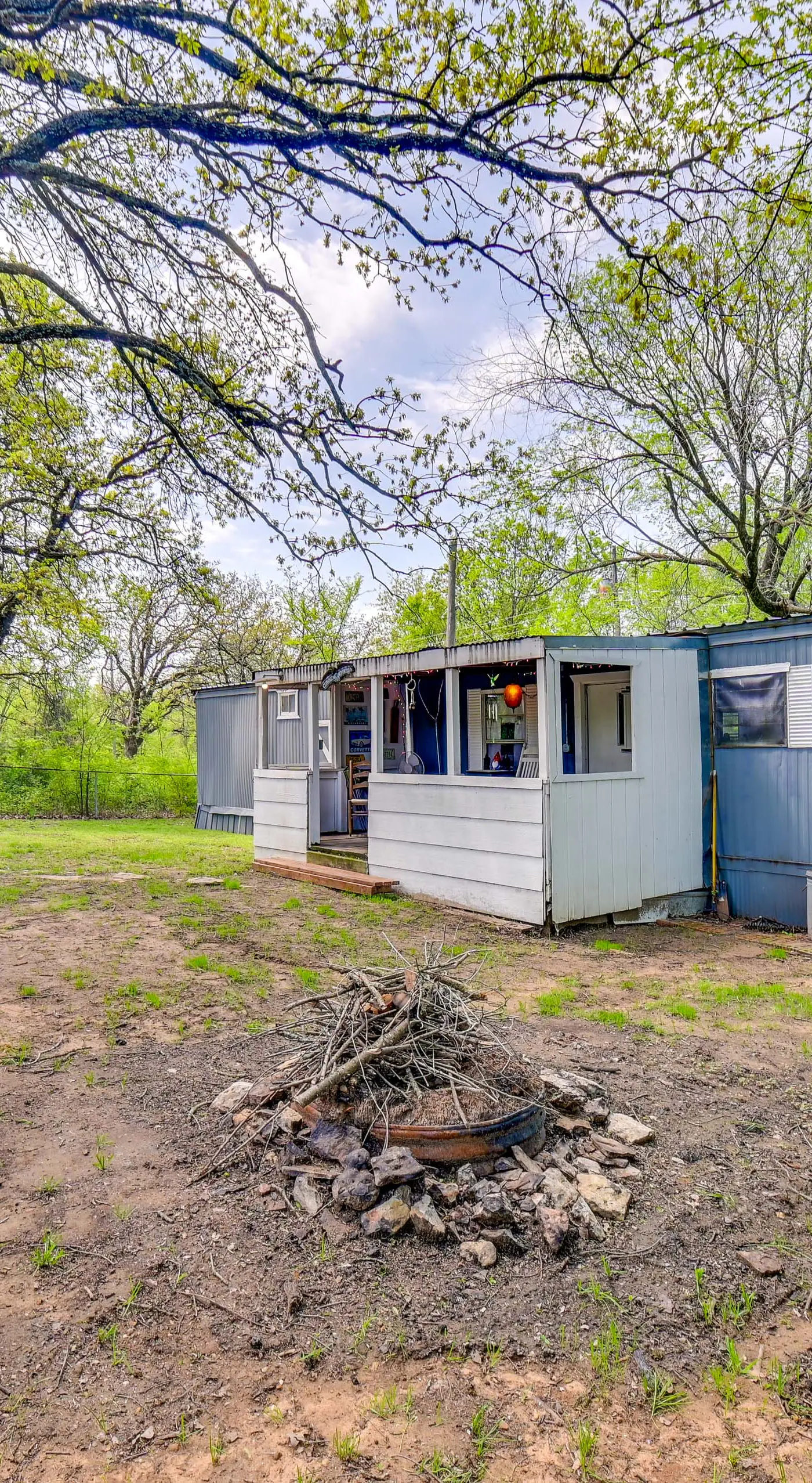 Fenced Yard: Quaint Cabin Near Lake Texoma!