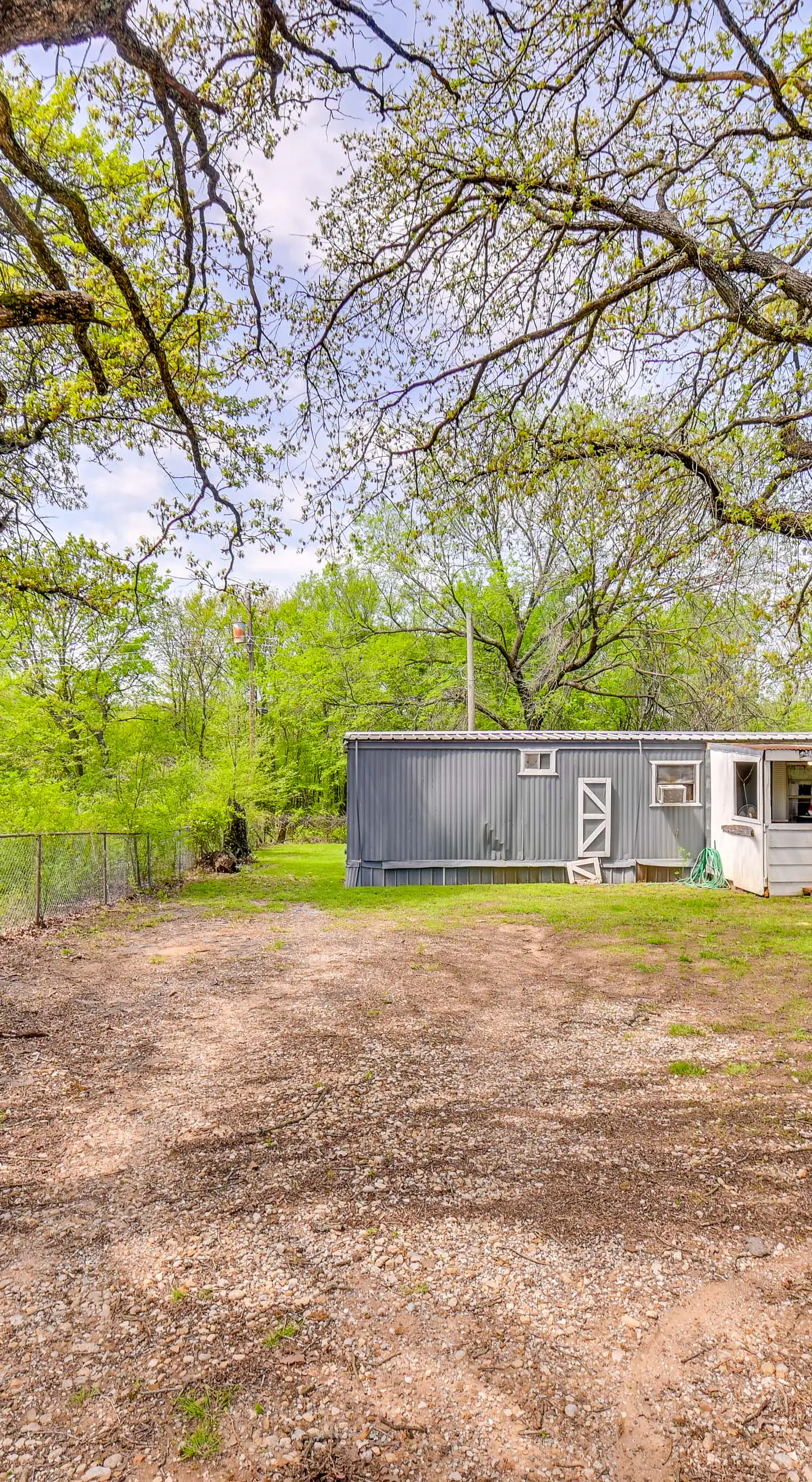 Fenced Yard: Quaint Cabin Near Lake Texoma!