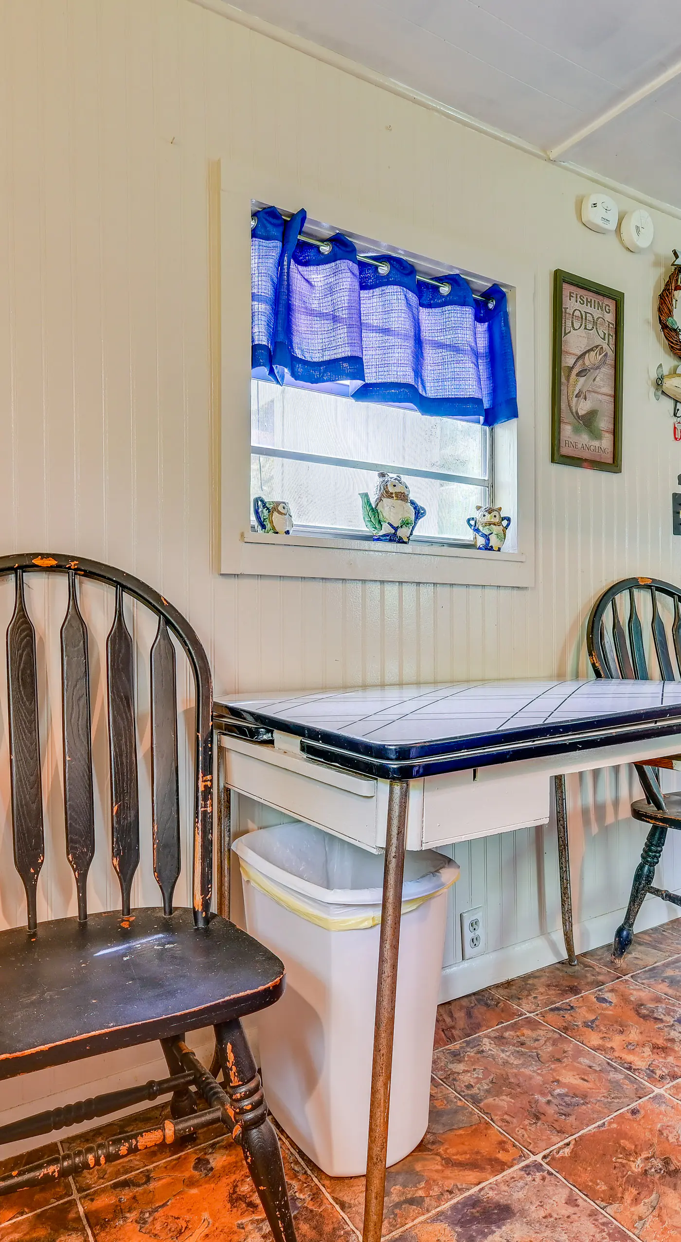 Fenced Yard: Quaint Cabin Near Lake Texoma!