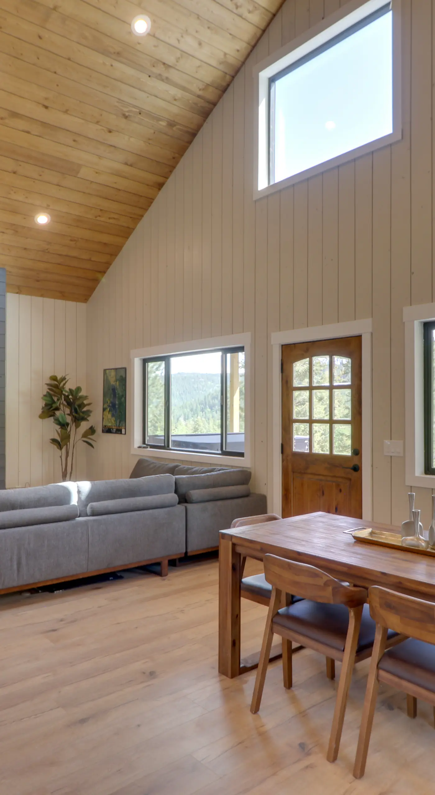 Lakeside Cabin w/ Hot Tub: 3 Mi to Flathead Lake!