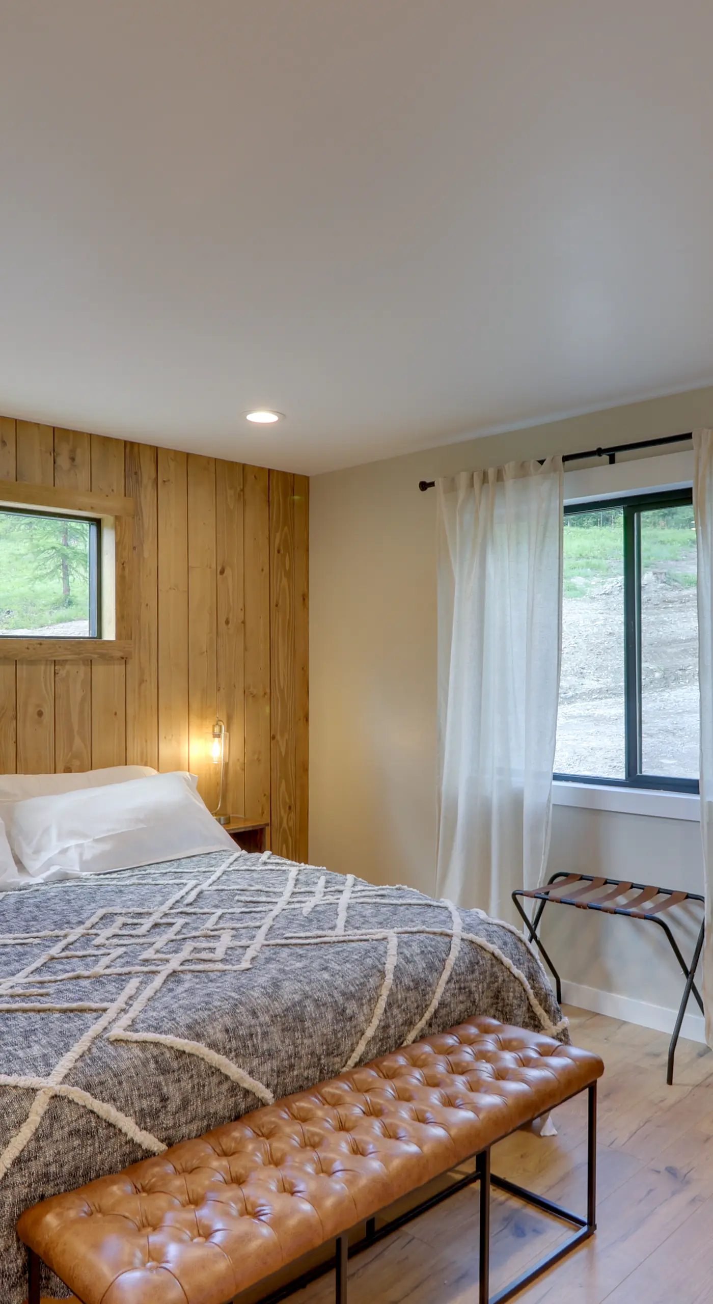 Lakeside Cabin w/ Hot Tub: 3 Mi to Flathead Lake!