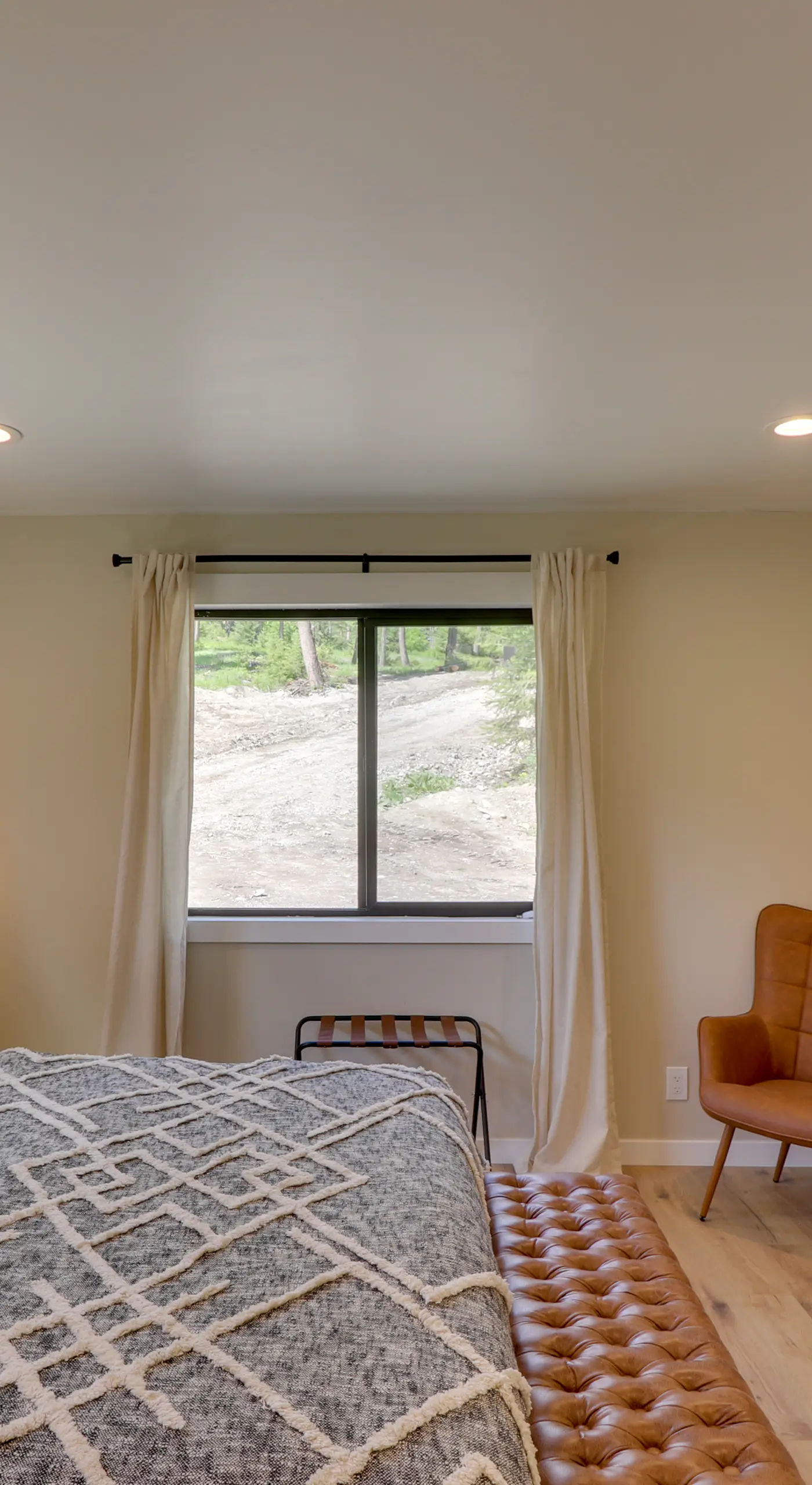 Lakeside Cabin w/ Hot Tub: 3 Mi to Flathead Lake!