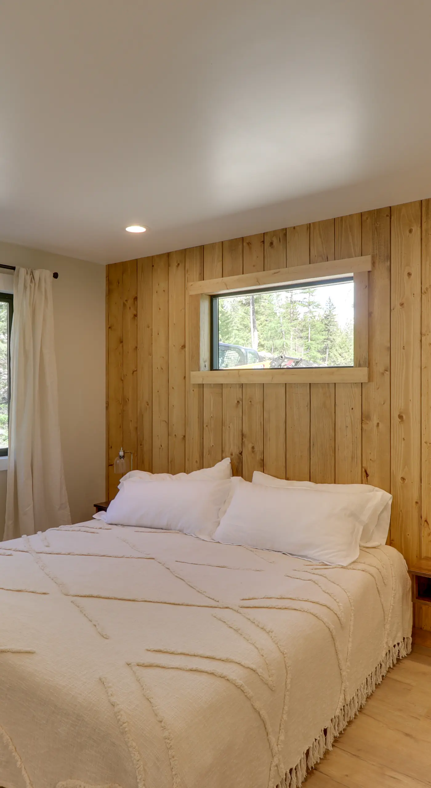 Lakeside Cabin w/ Hot Tub: 3 Mi to Flathead Lake!
