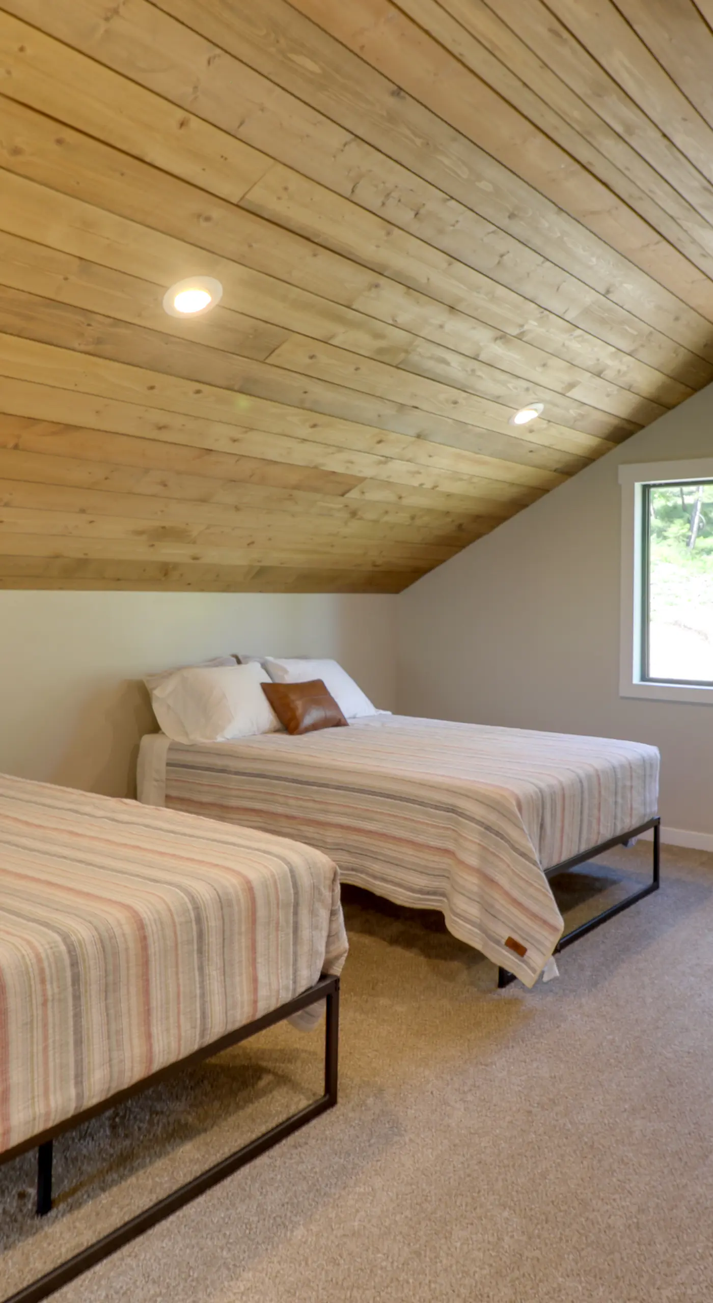 Lakeside Cabin w/ Hot Tub: 3 Mi to Flathead Lake!