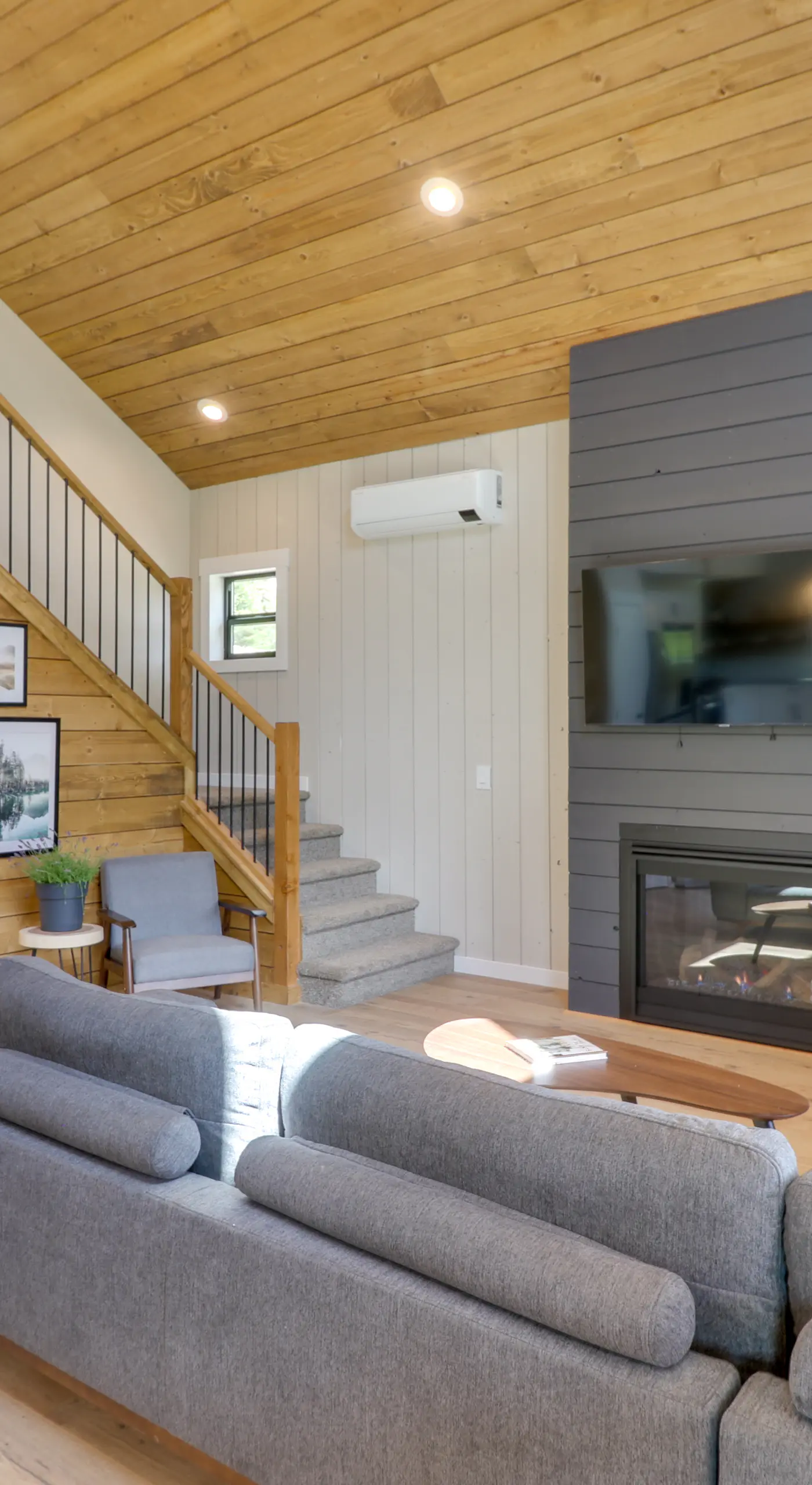 Lakeside Cabin w/ Hot Tub: 3 Mi to Flathead Lake!