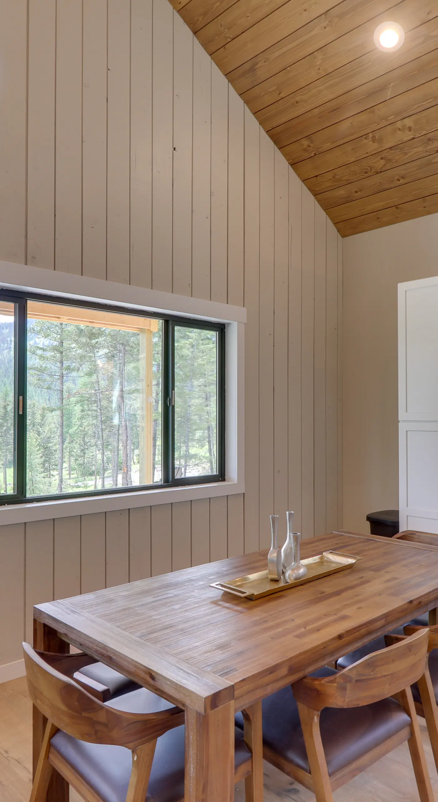 Lakeside Cabin w/ Hot Tub: 3 Mi to Flathead Lake!