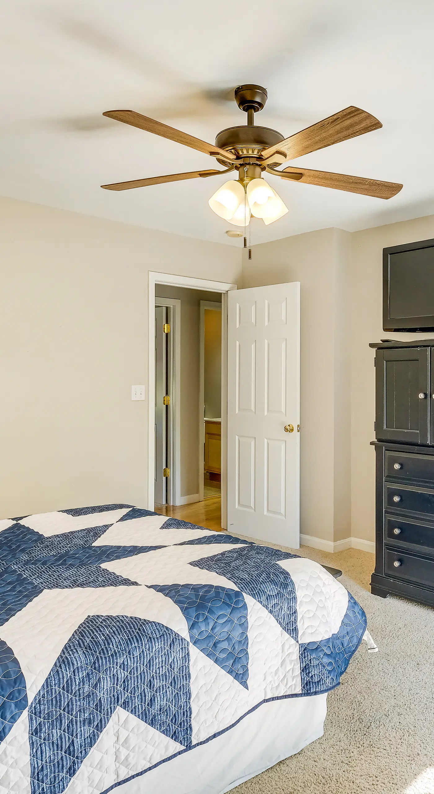 Taylorsville Lake Cottage Rental w/ Hot Tub!
