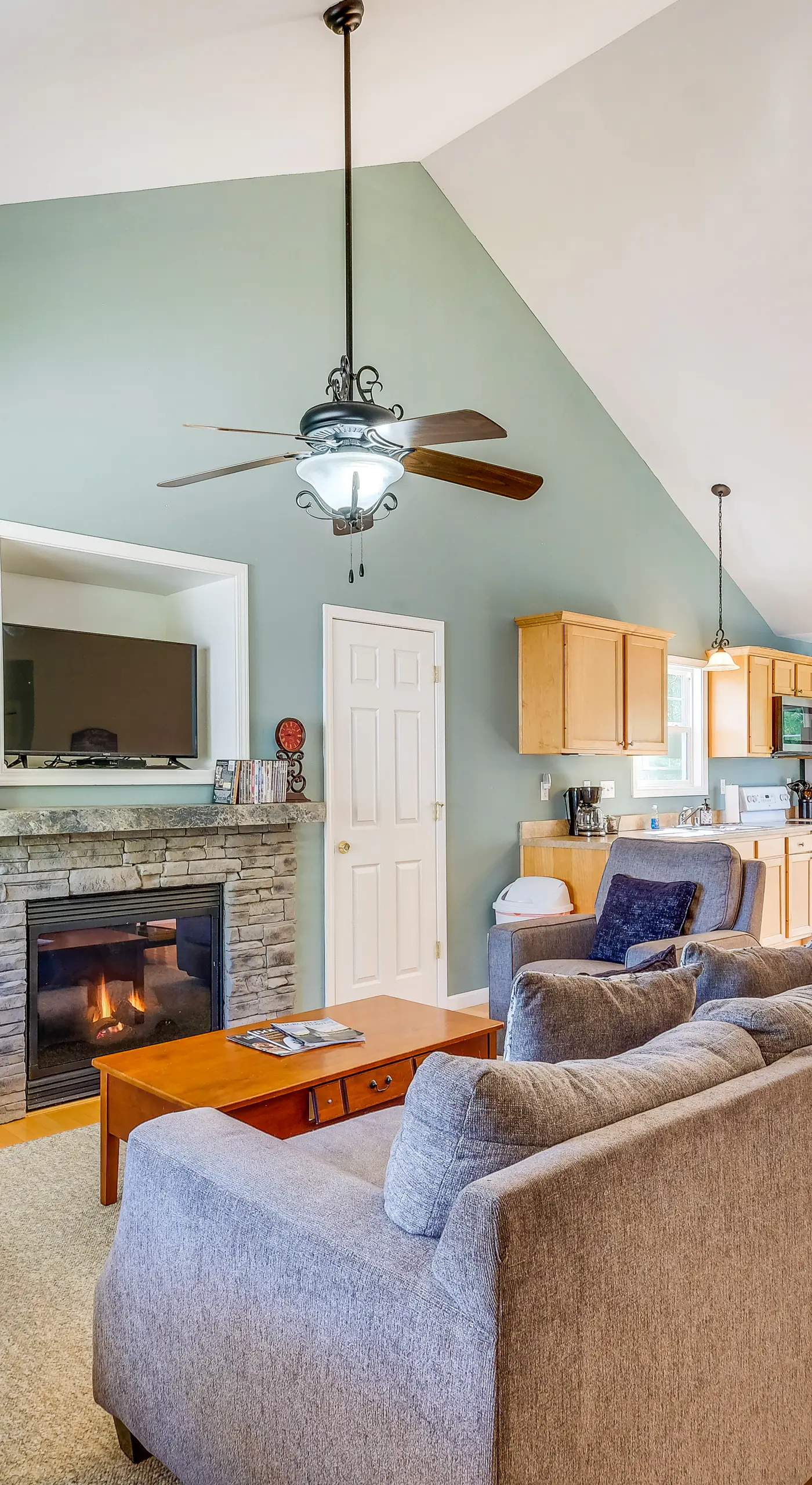 Taylorsville Lake Cottage Rental w/ Hot Tub!