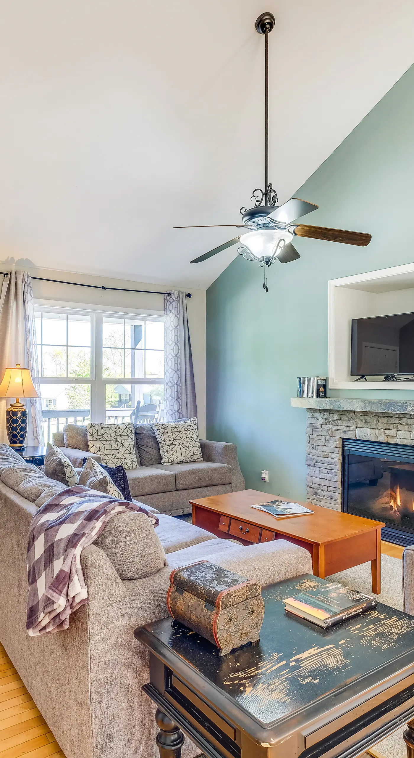 Taylorsville Lake Cottage Rental w/ Hot Tub!