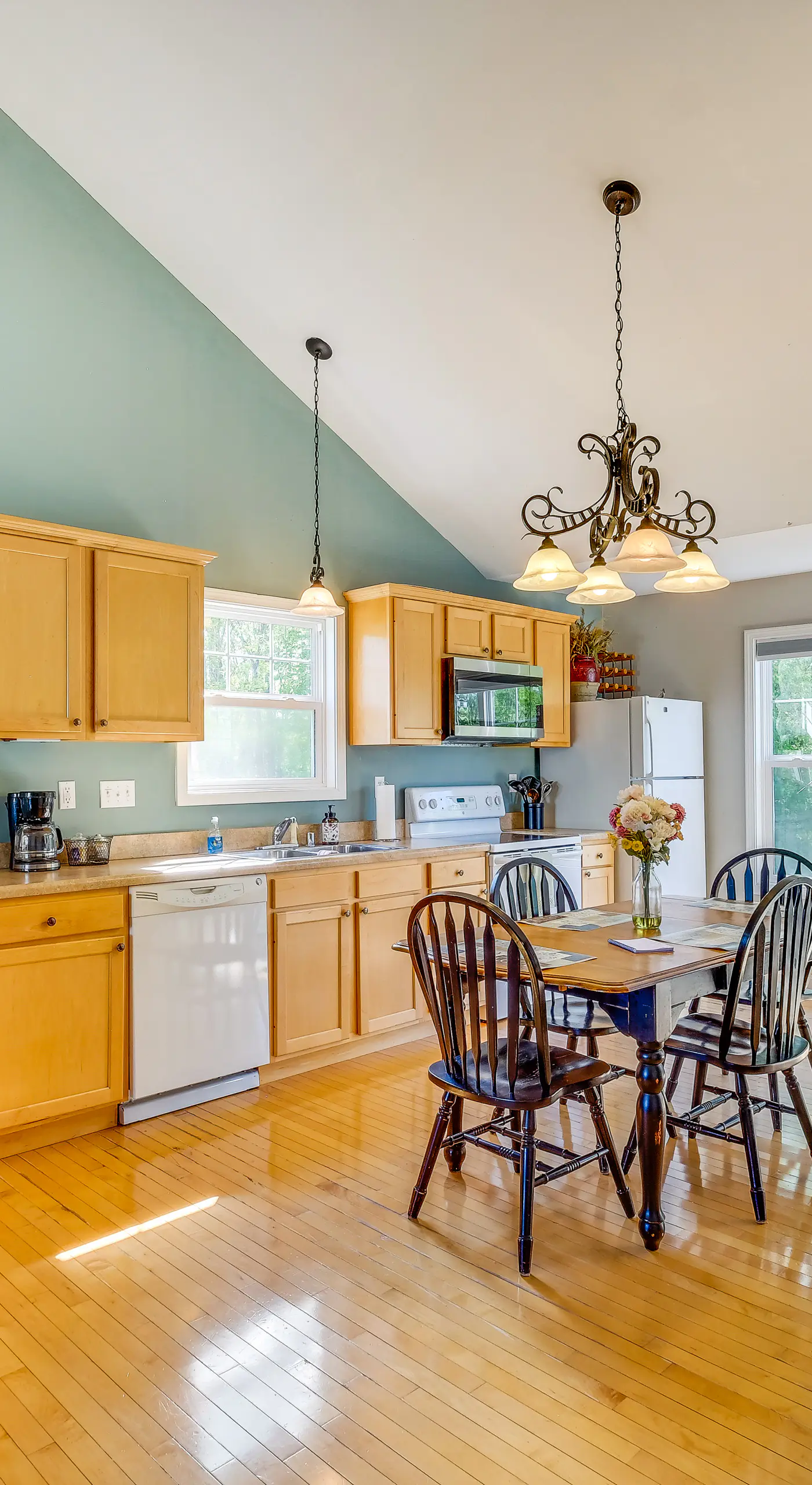 Taylorsville Lake Cottage Rental w/ Hot Tub!