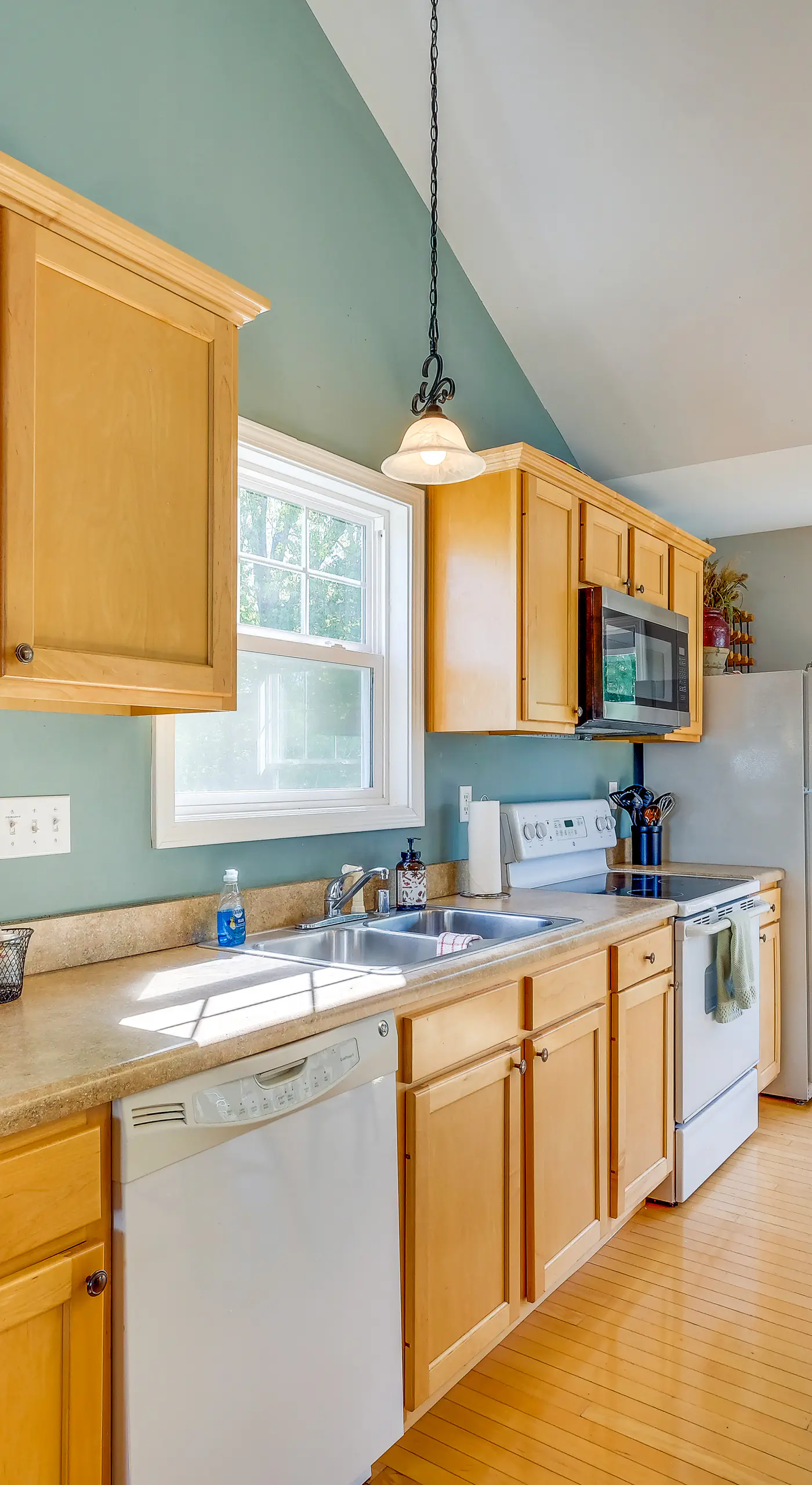 Taylorsville Lake Cottage Rental w/ Hot Tub!