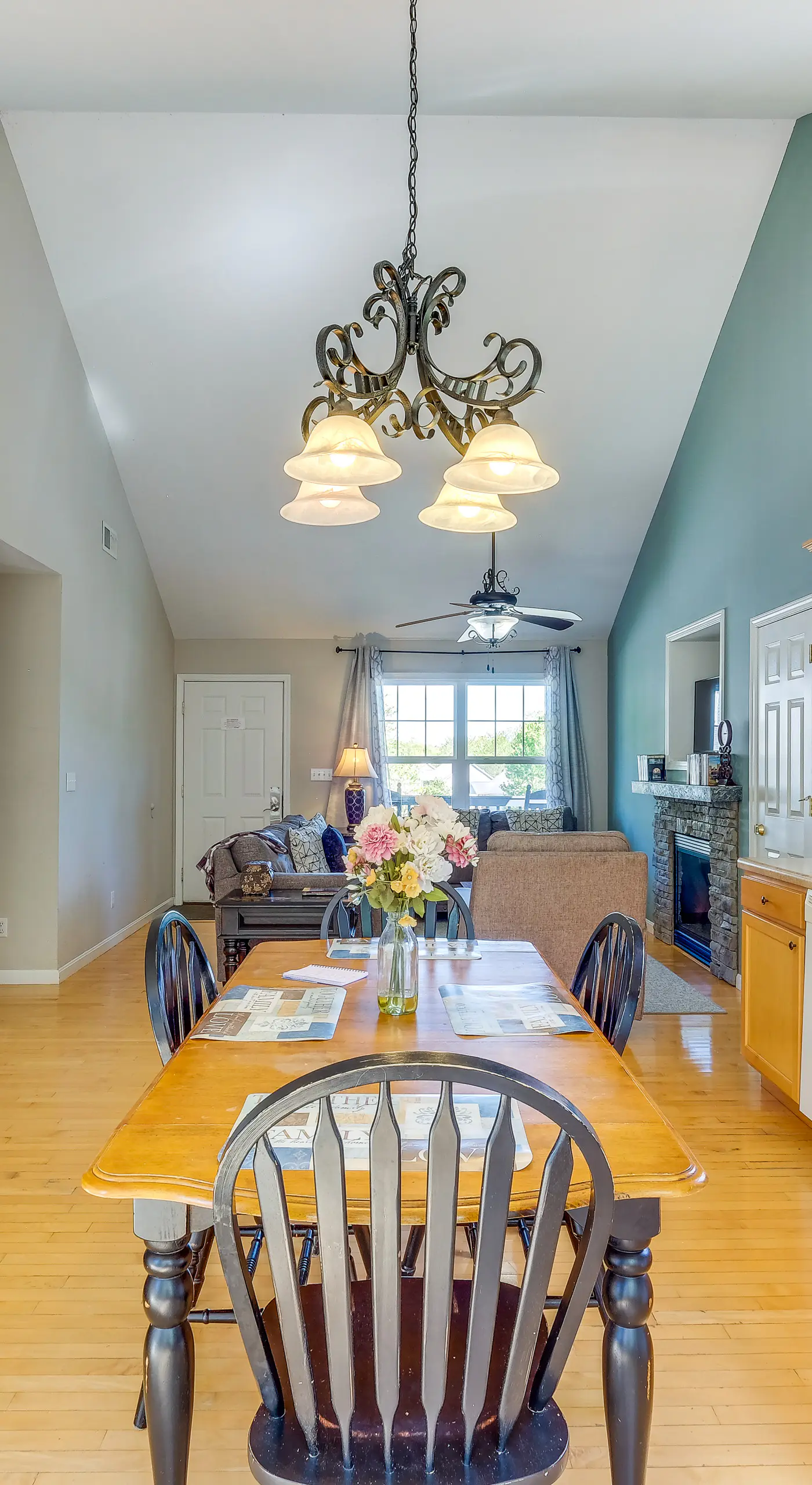 Taylorsville Lake Cottage Rental w/ Hot Tub!