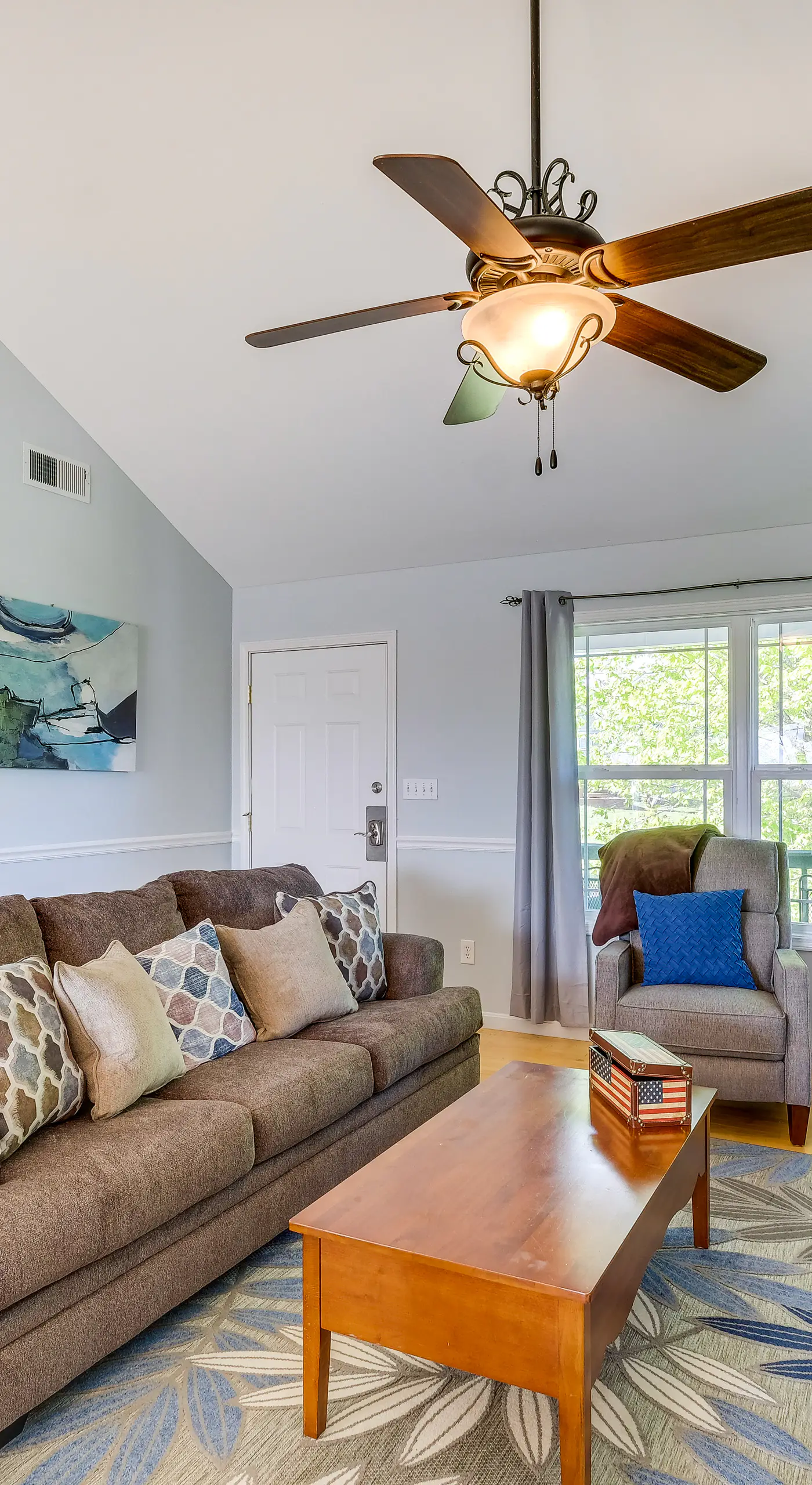 Cozy Cottage in Taylorsville: Hot Tub & Lake Views
