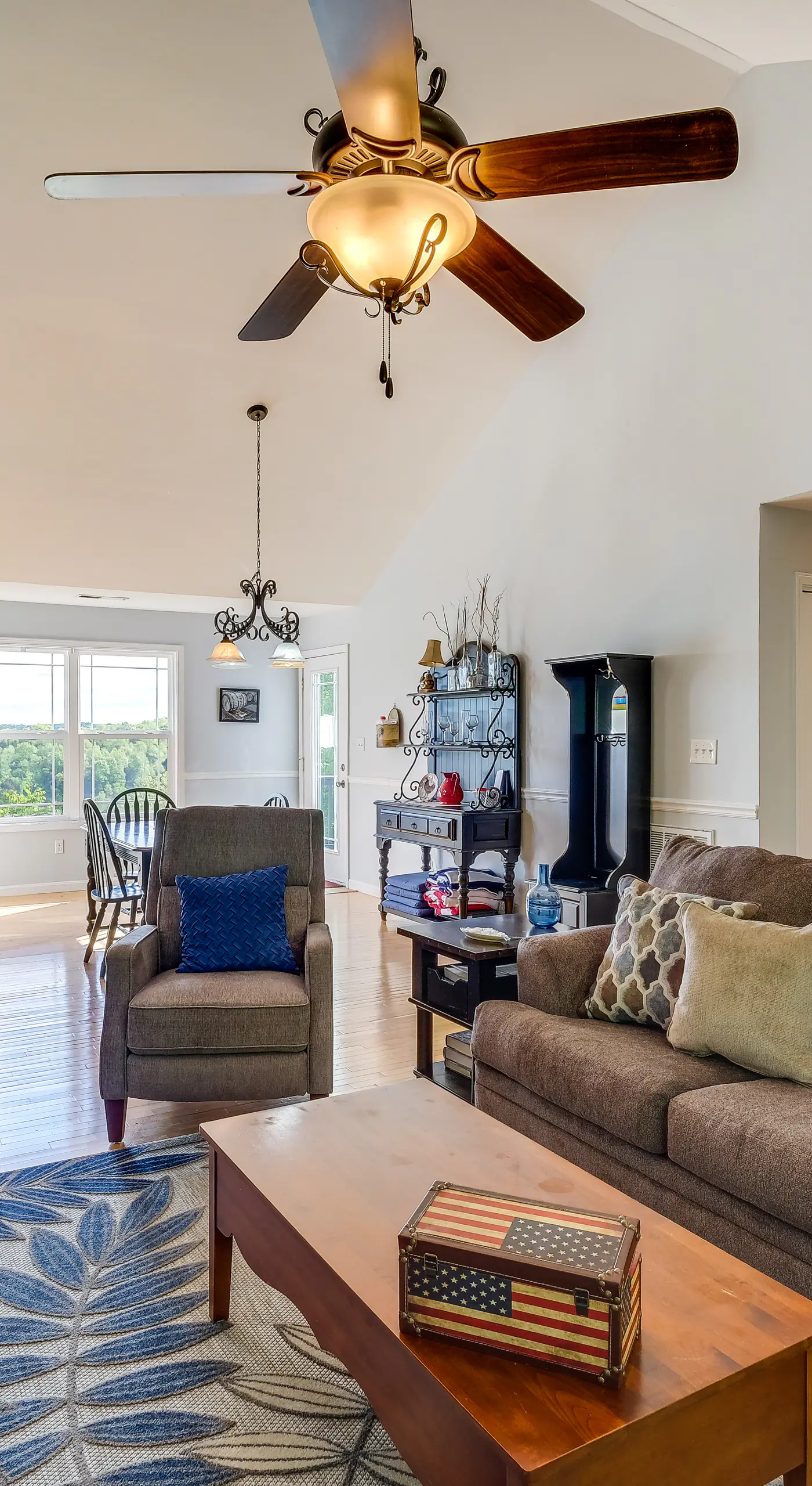 Cozy Cottage in Taylorsville: Hot Tub & Lake Views