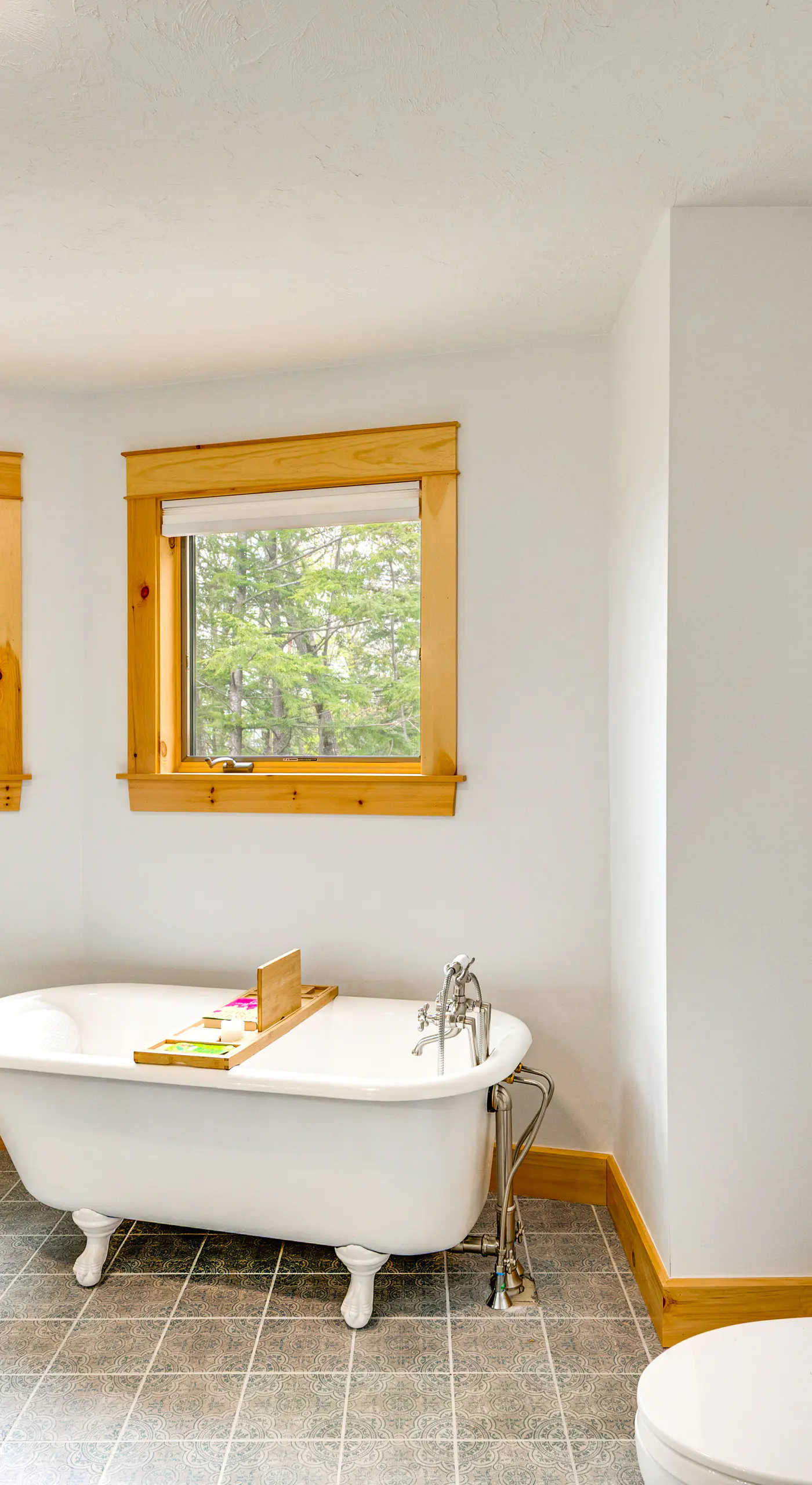 Mtn-View Deck: Scenic Conway Log Cabin!