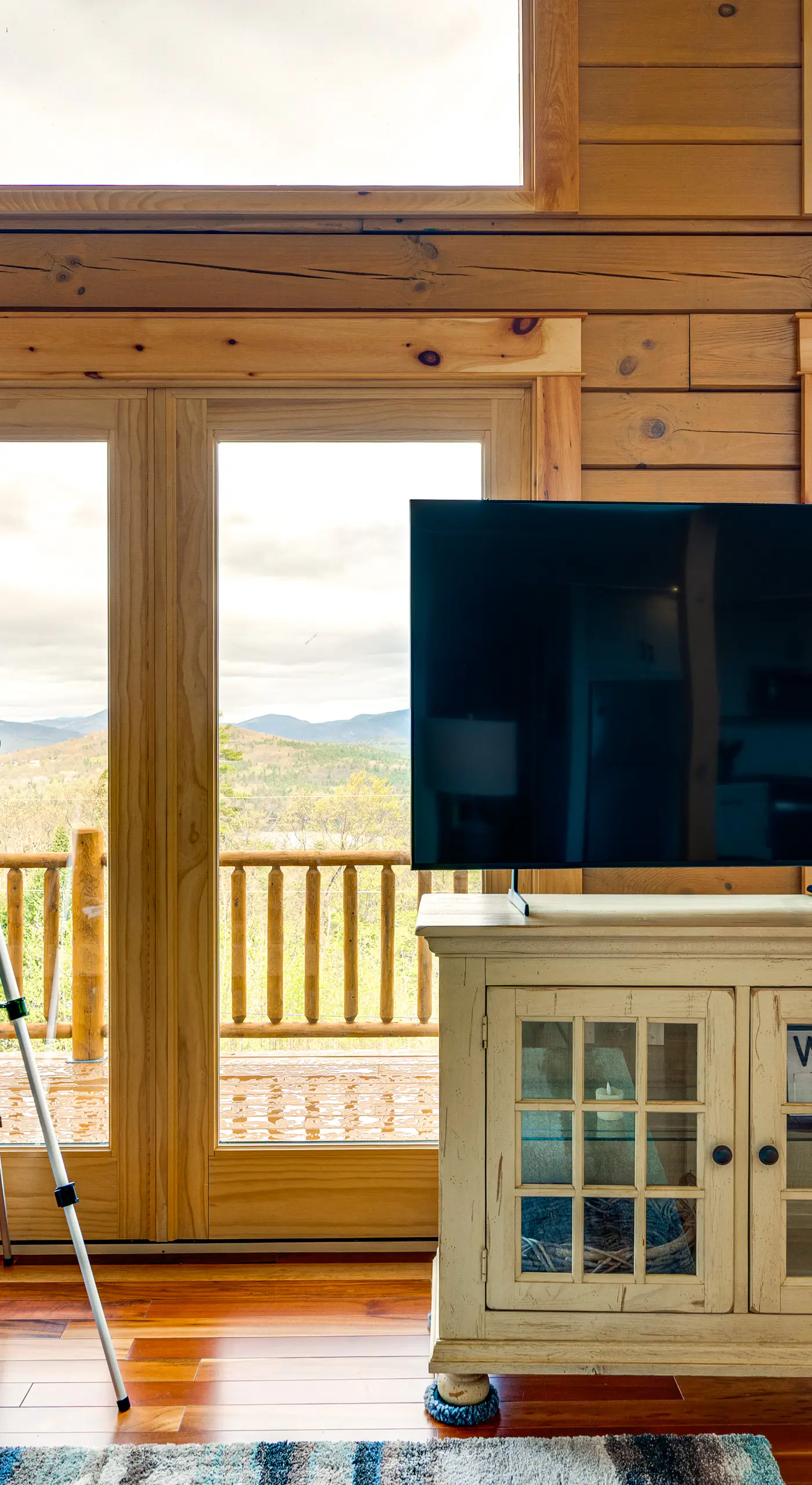 Mtn-View Deck: Scenic Conway Log Cabin!