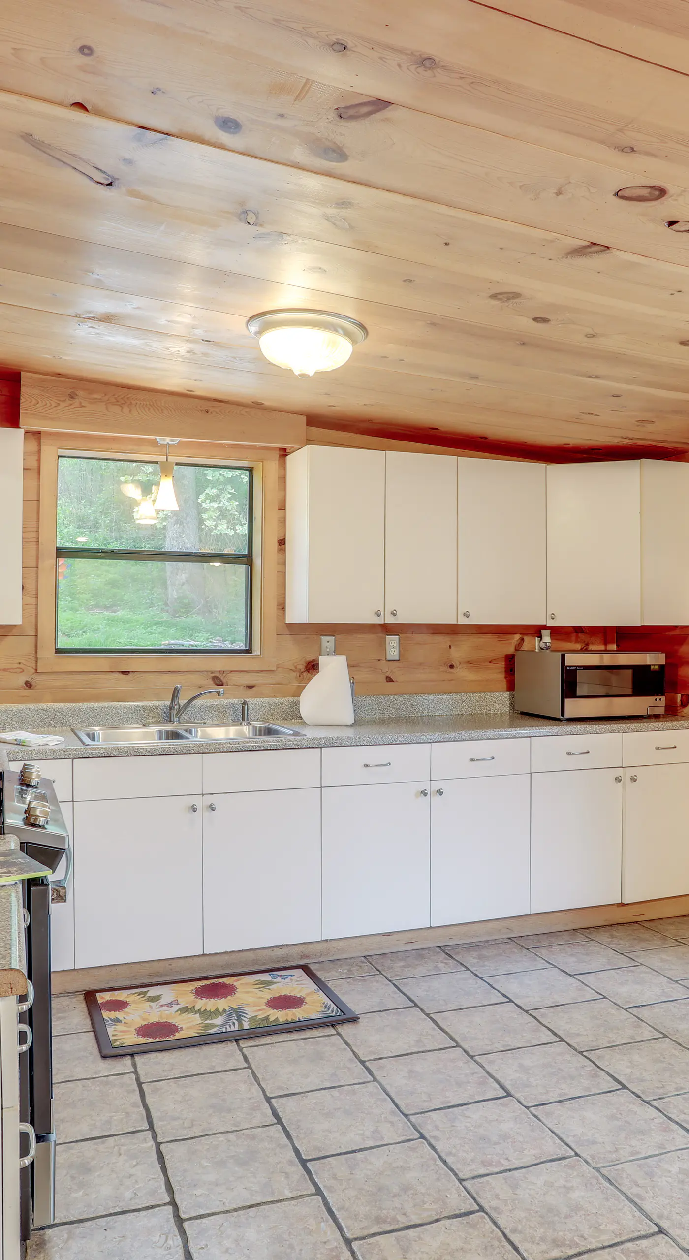 Mountain-View Cabin on Farm: 3 Mi to Town & Shops