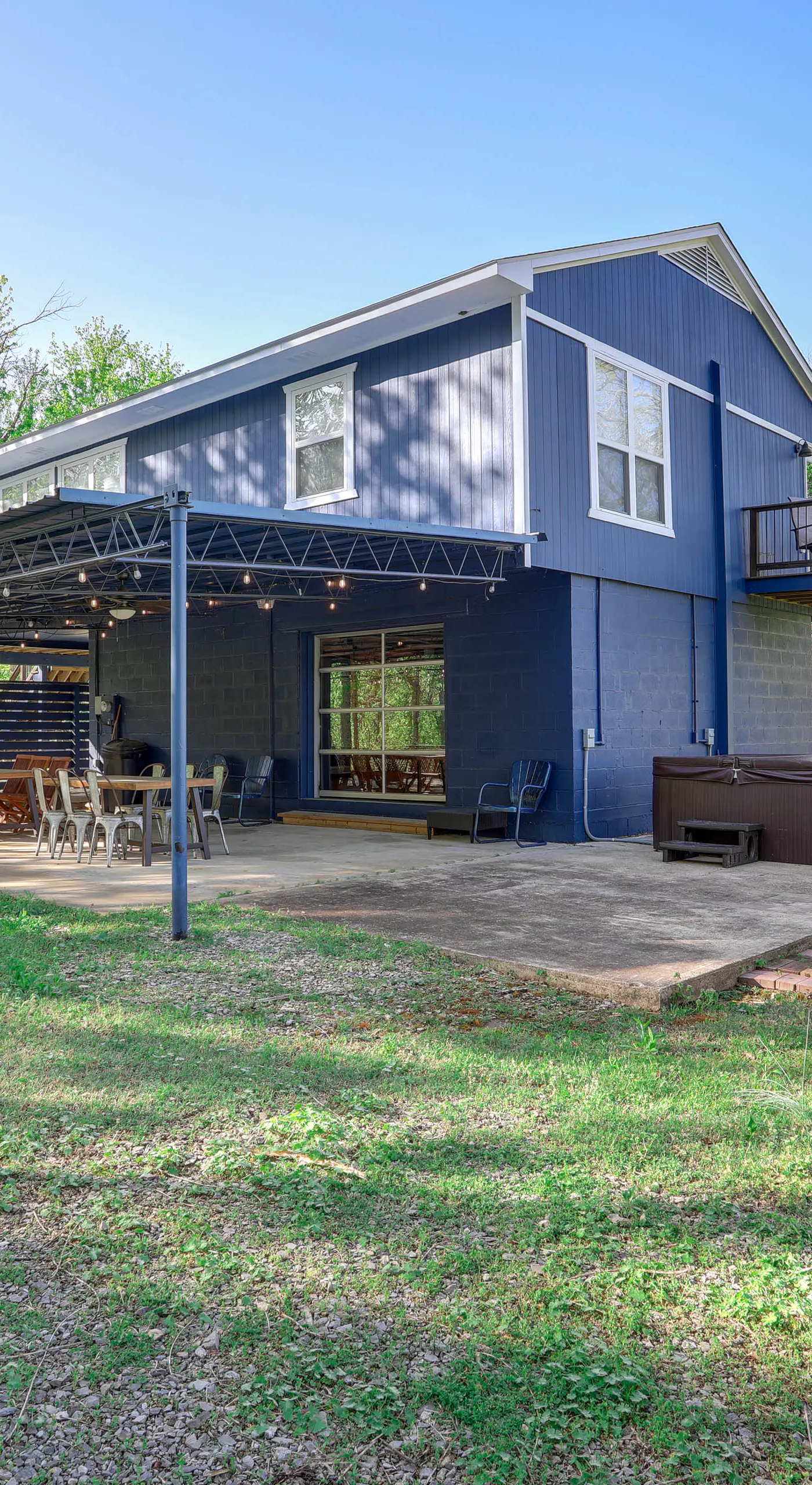8 Mi to Ozark Folk Center: Home w/ Hot Tub & Deck