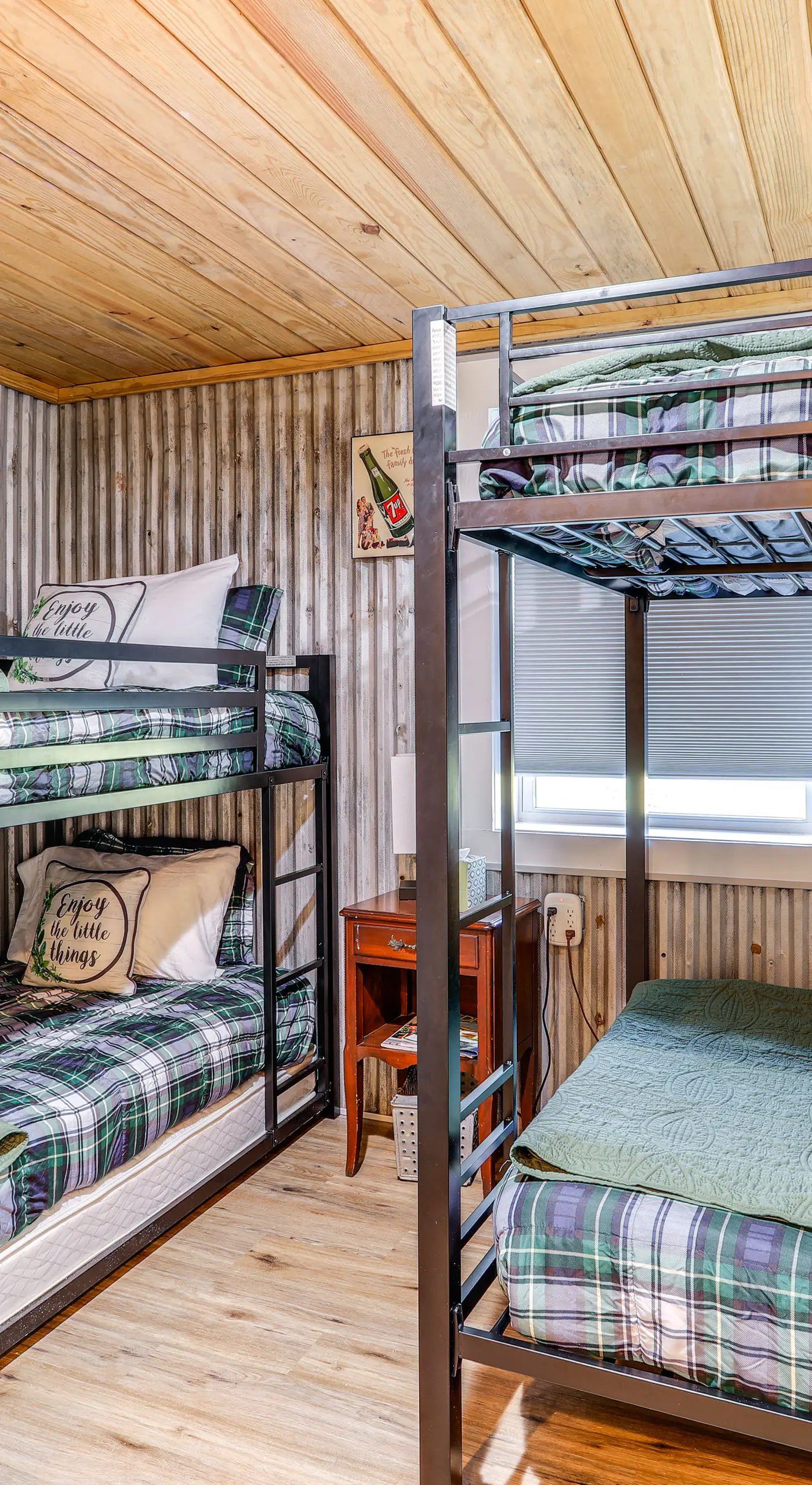8 Mi to Ozark Folk Center: Home w/ Hot Tub & Deck