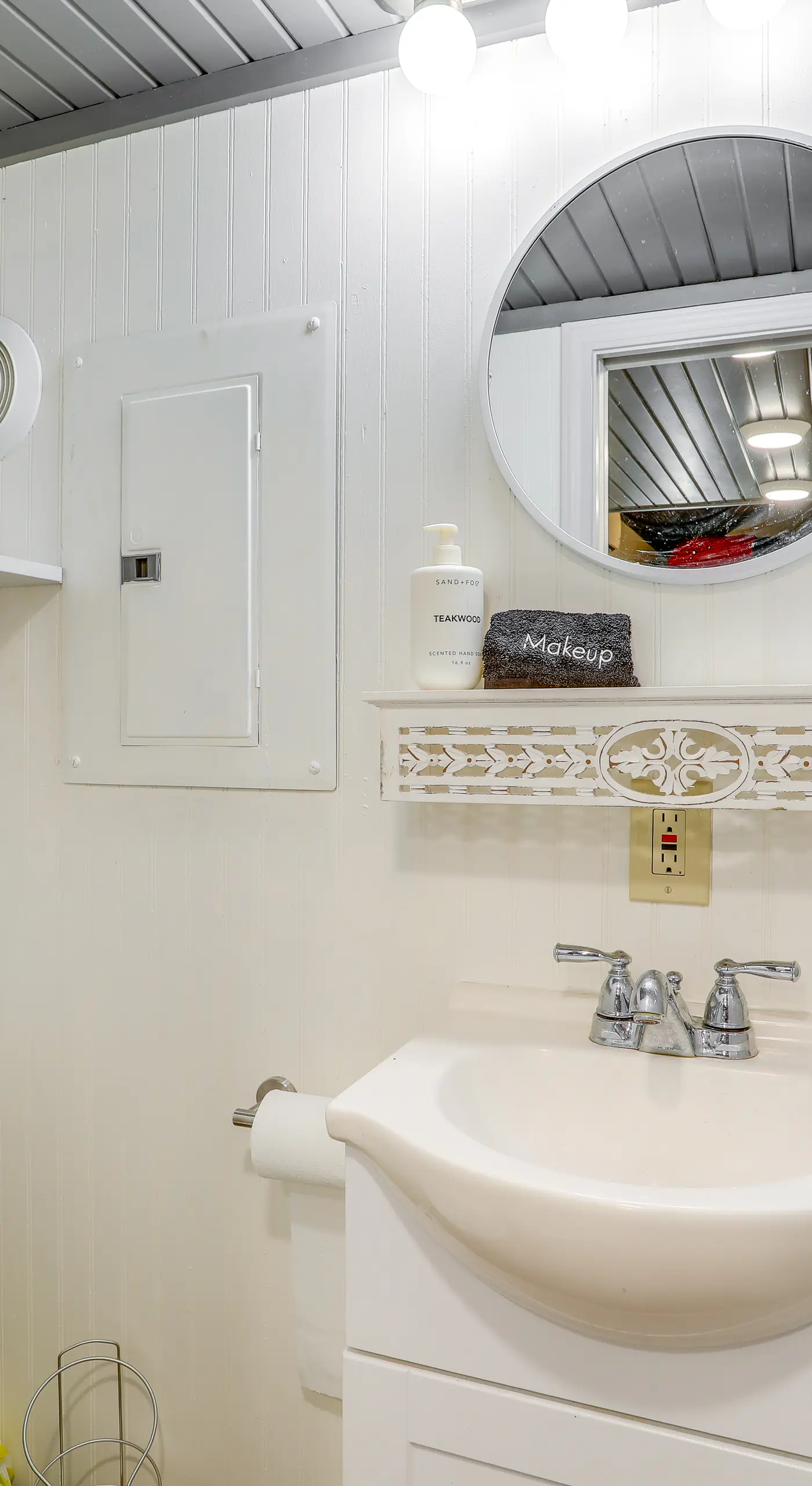 Swim On-Site: Riverfront Studio in Mountain View!