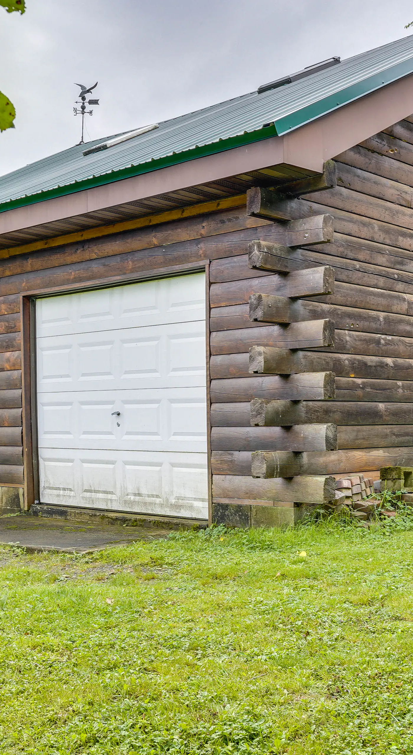 Pet-Friendly Jamestown Cabin w/ Fire Pit and Deck!
