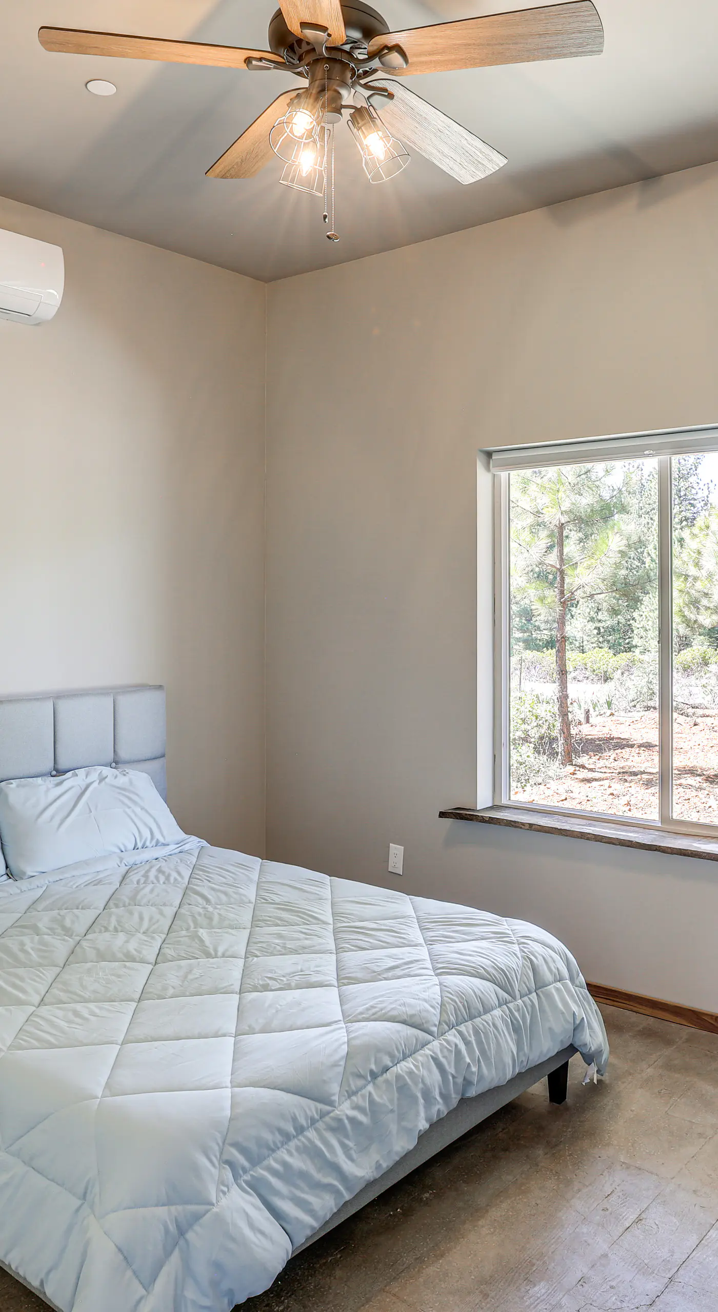2 Mi to Lake Almanor: Home w/ Golf Course Views!