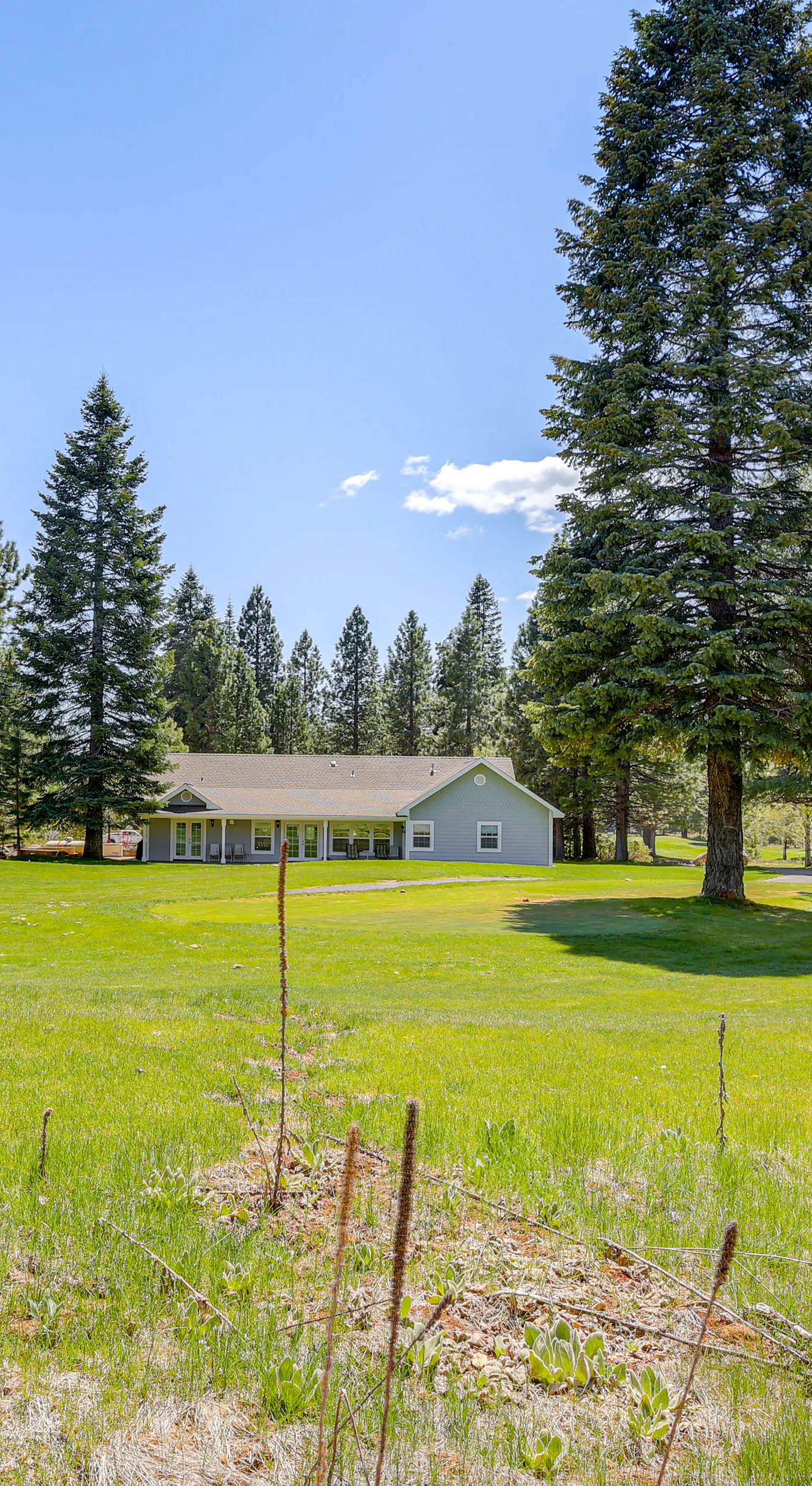 2 Mi to Lake Almanor: Home w/ Golf Course Views!