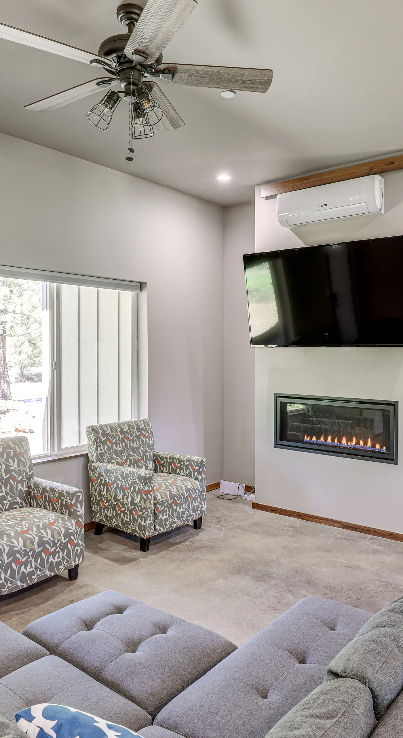 2 Mi to Lake Almanor: Home w/ Golf Course Views!