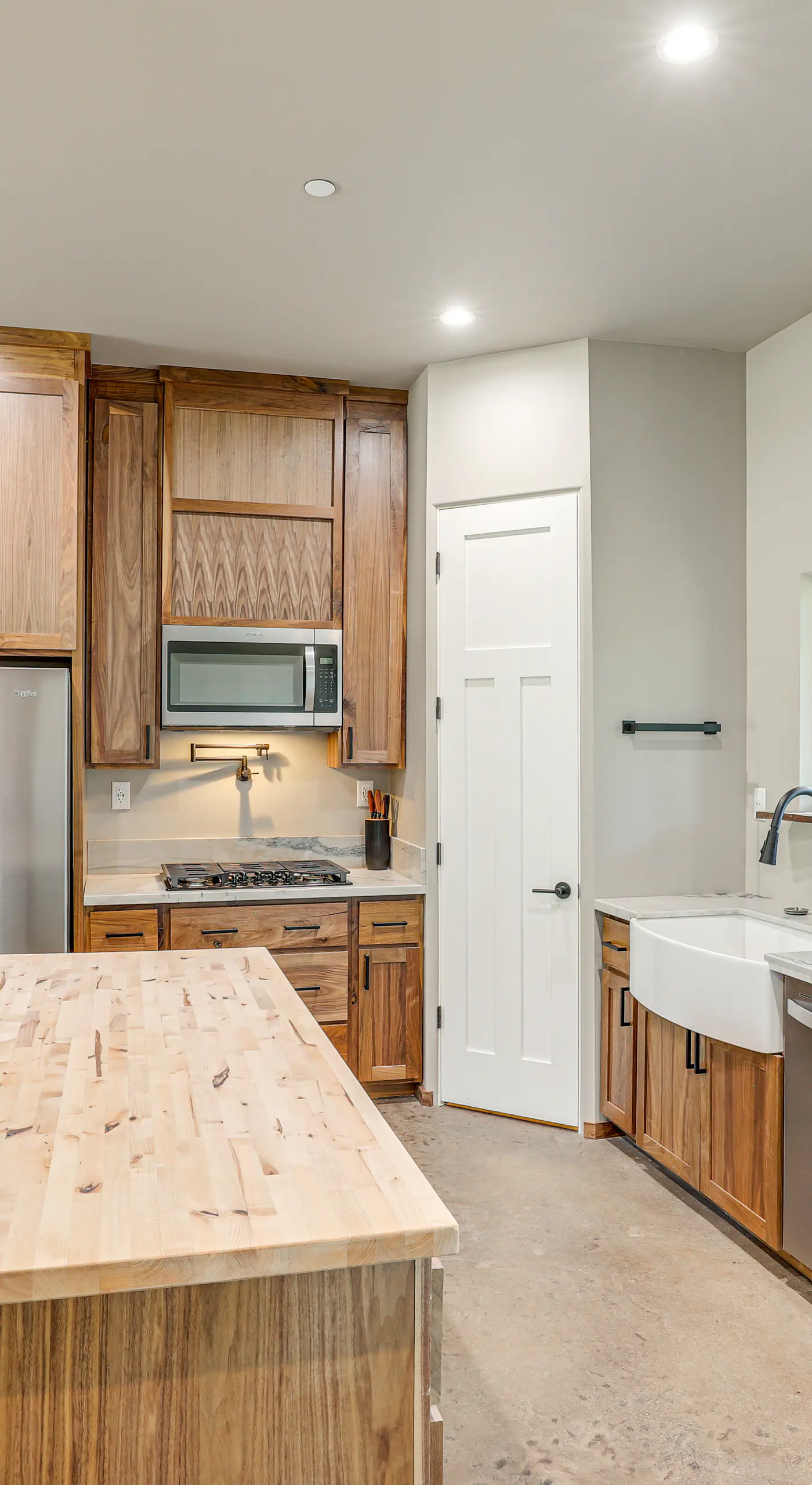 2 Mi to Lake Almanor: Home w/ Golf Course Views!