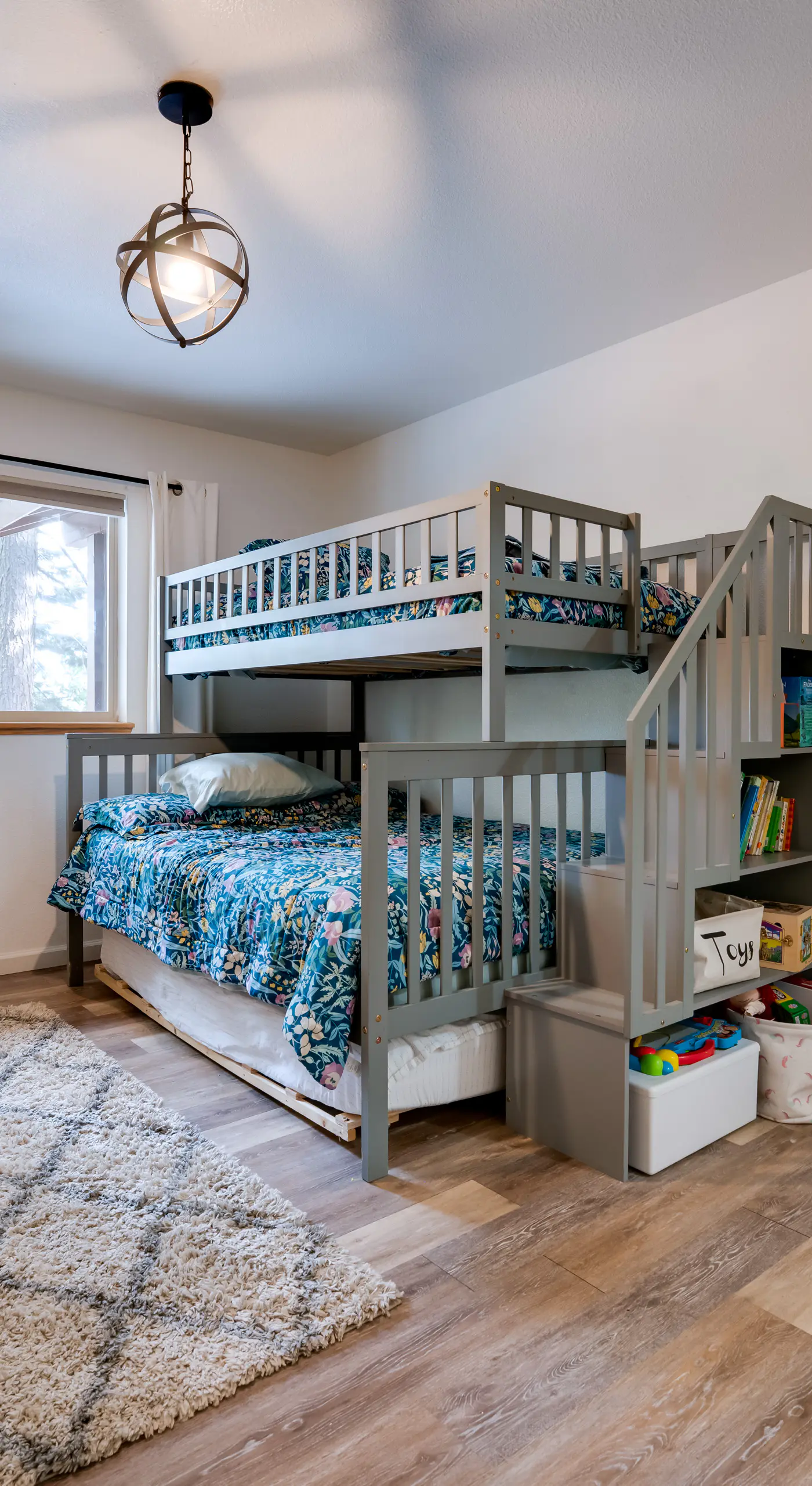 1 Mi to Lake Almanor! Northern Sierra Family Cabin