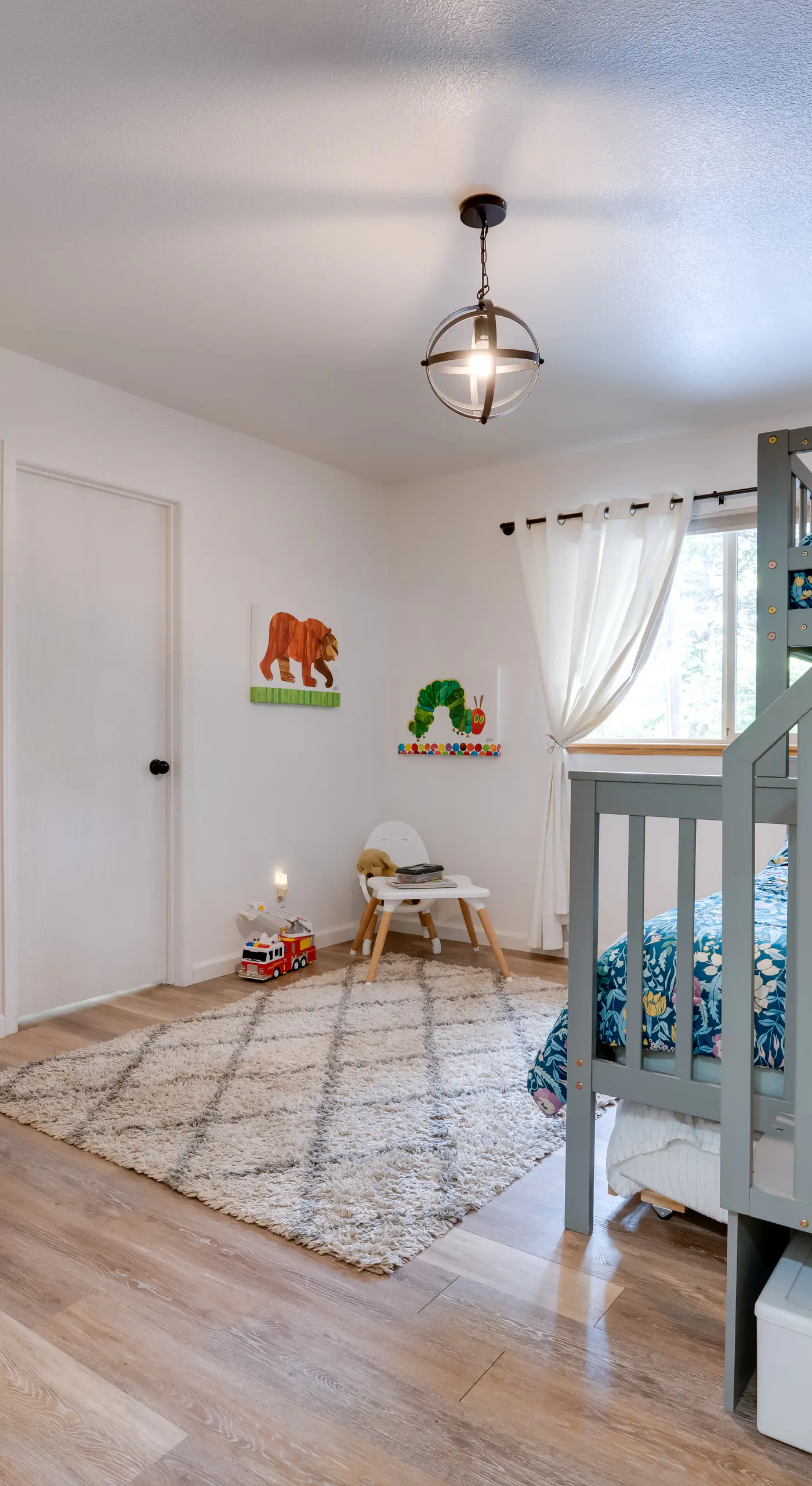 1 Mi to Lake Almanor! Northern Sierra Family Cabin