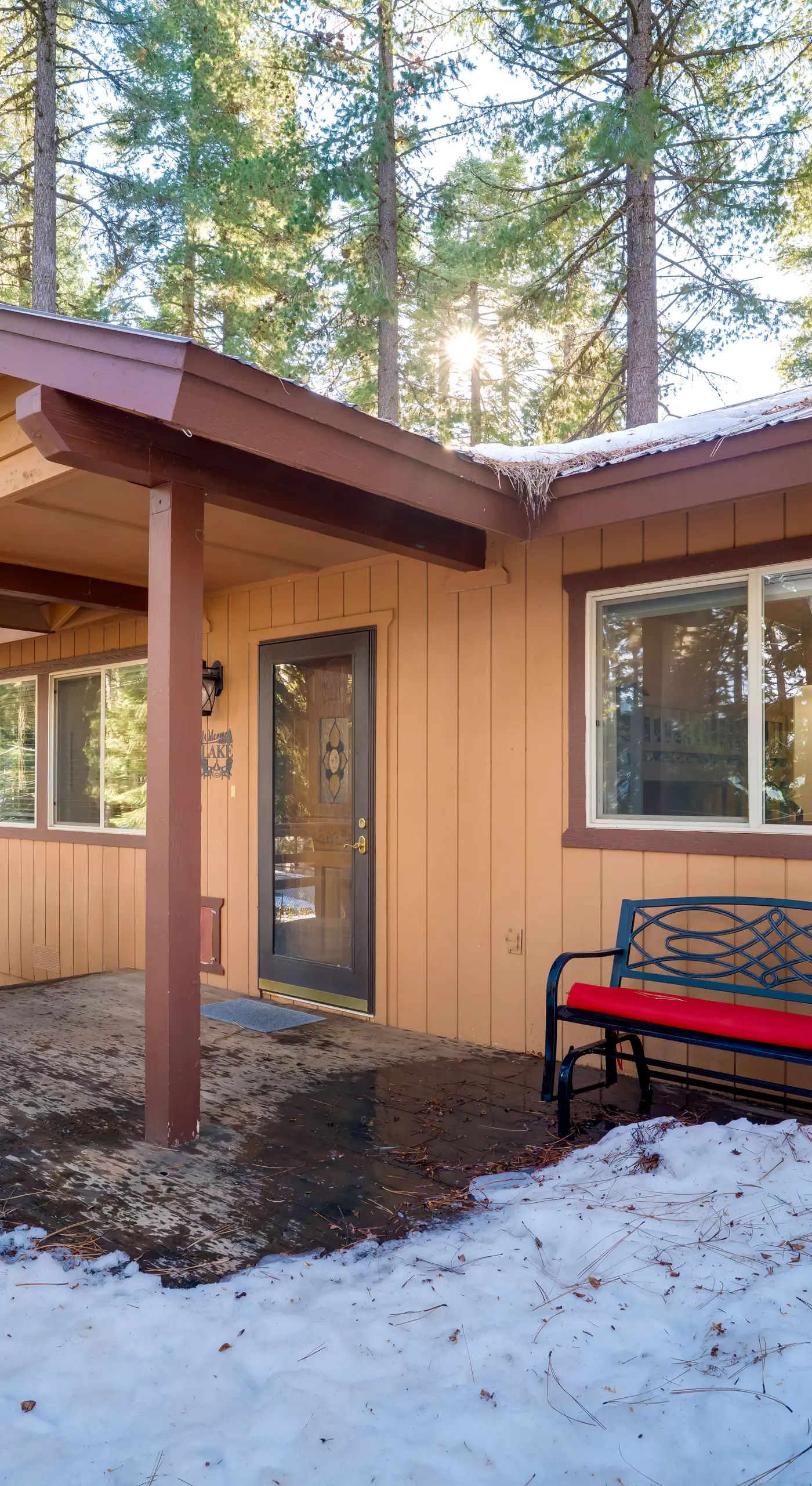 1 Mi to Lake Almanor! Northern Sierra Family Cabin