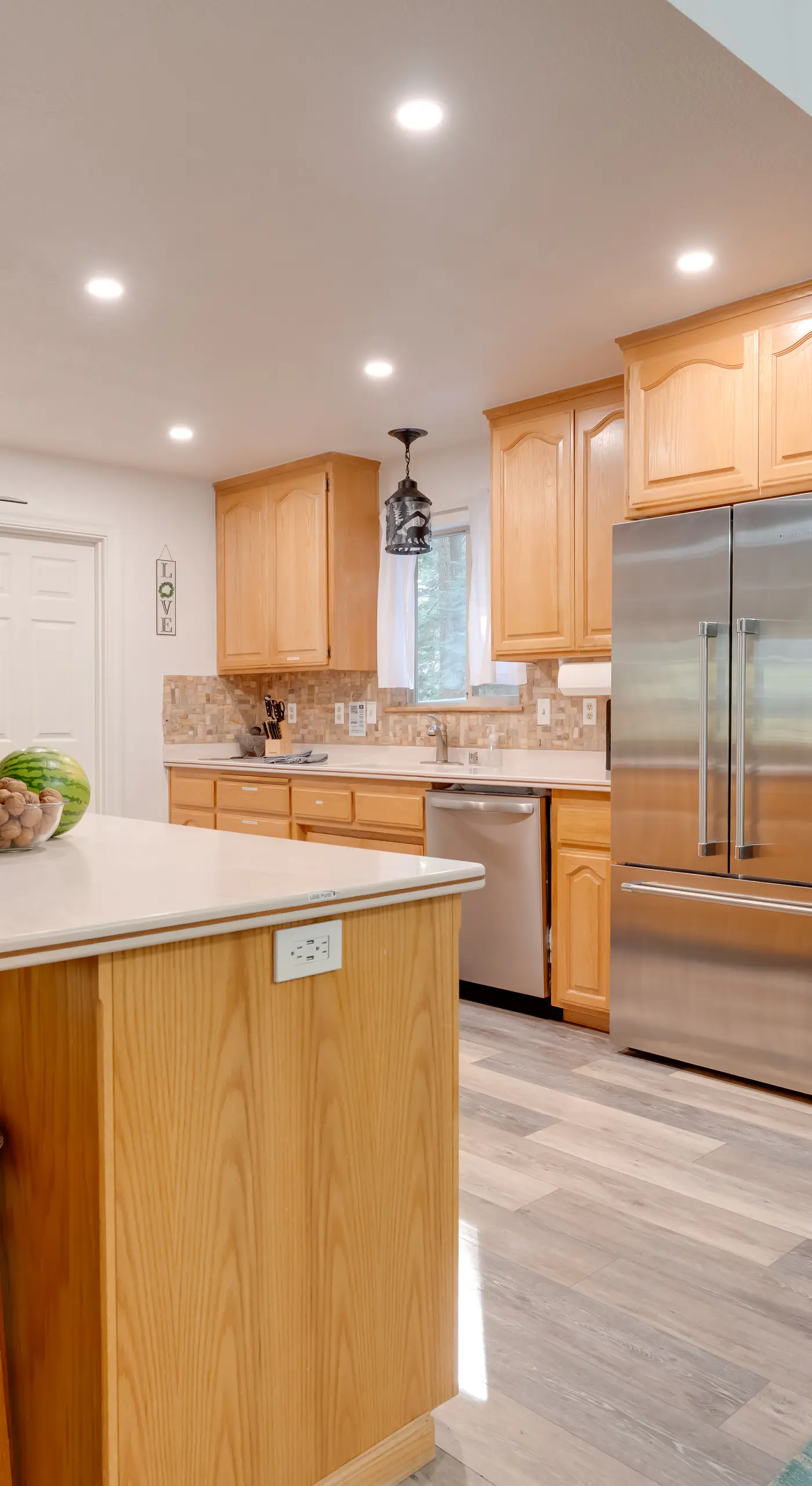 1 Mi to Lake Almanor! Northern Sierra Family Cabin