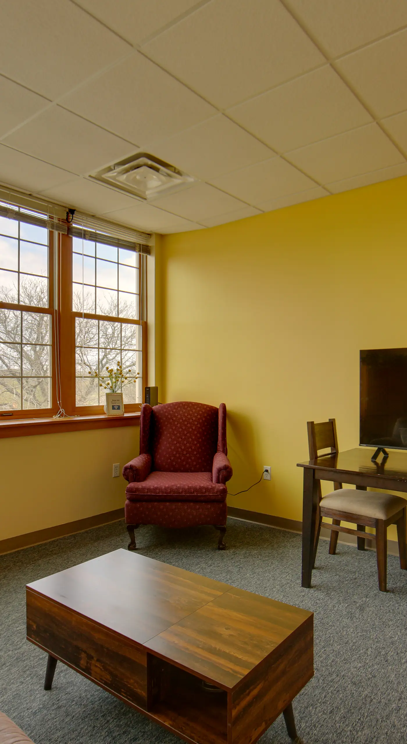 Day Trip to Pittsburgh: Comfy New Kensington Apt!