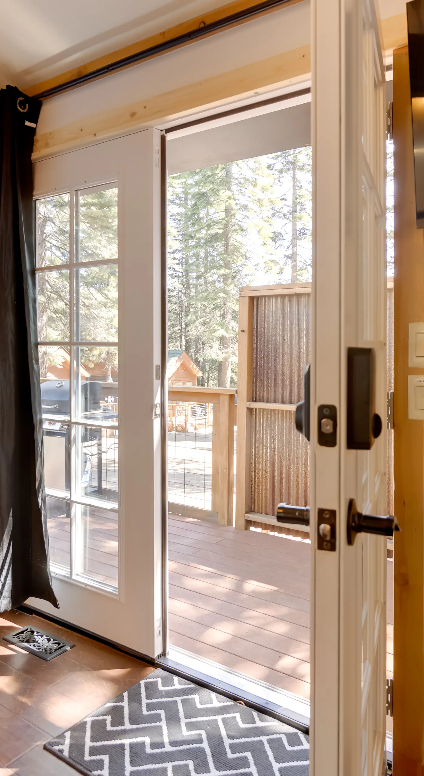 Near Lake Almanor & Golf: Cozy Cabin!
