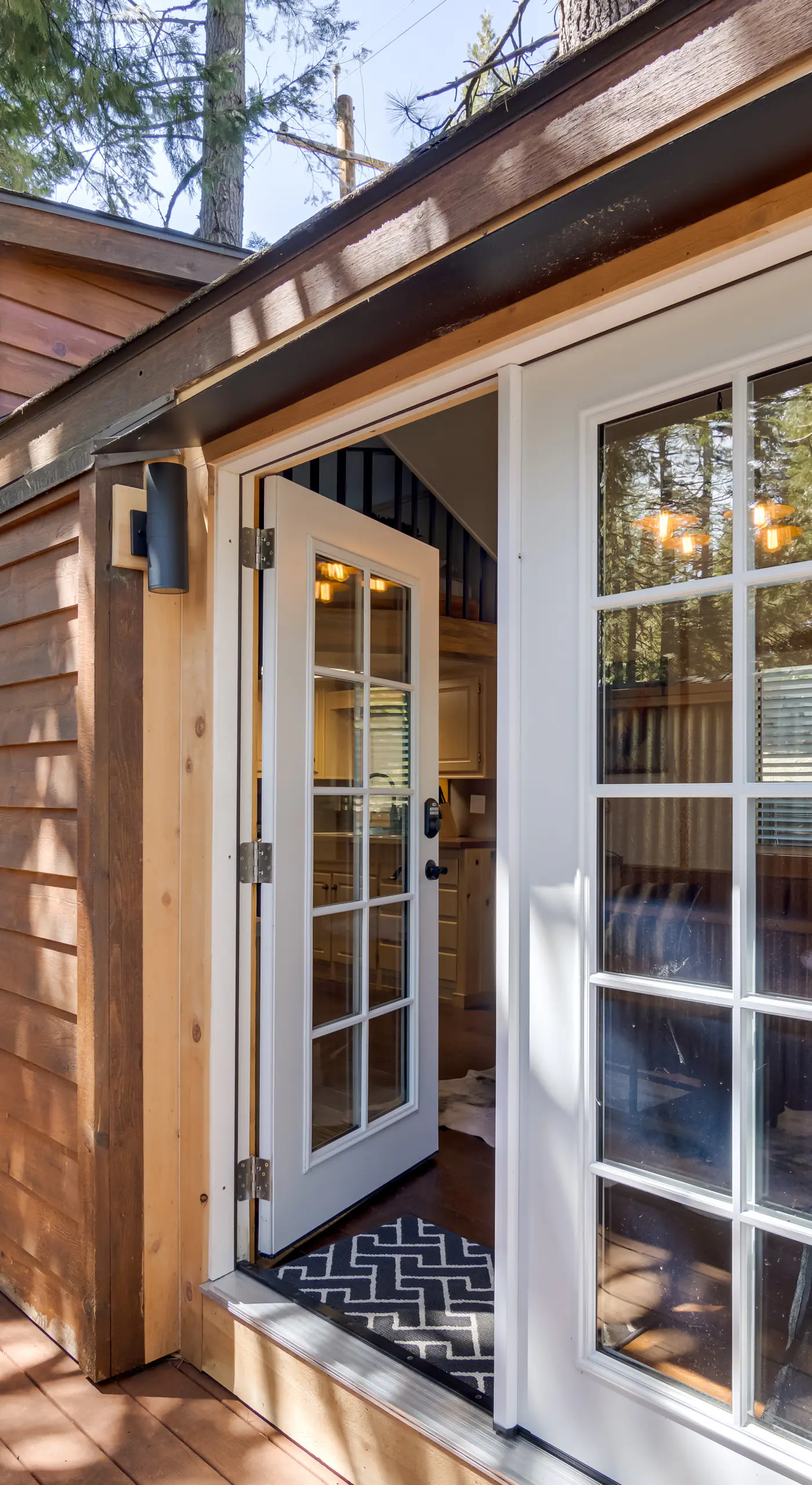 Near Lake Almanor & Golf: Cozy Cabin!