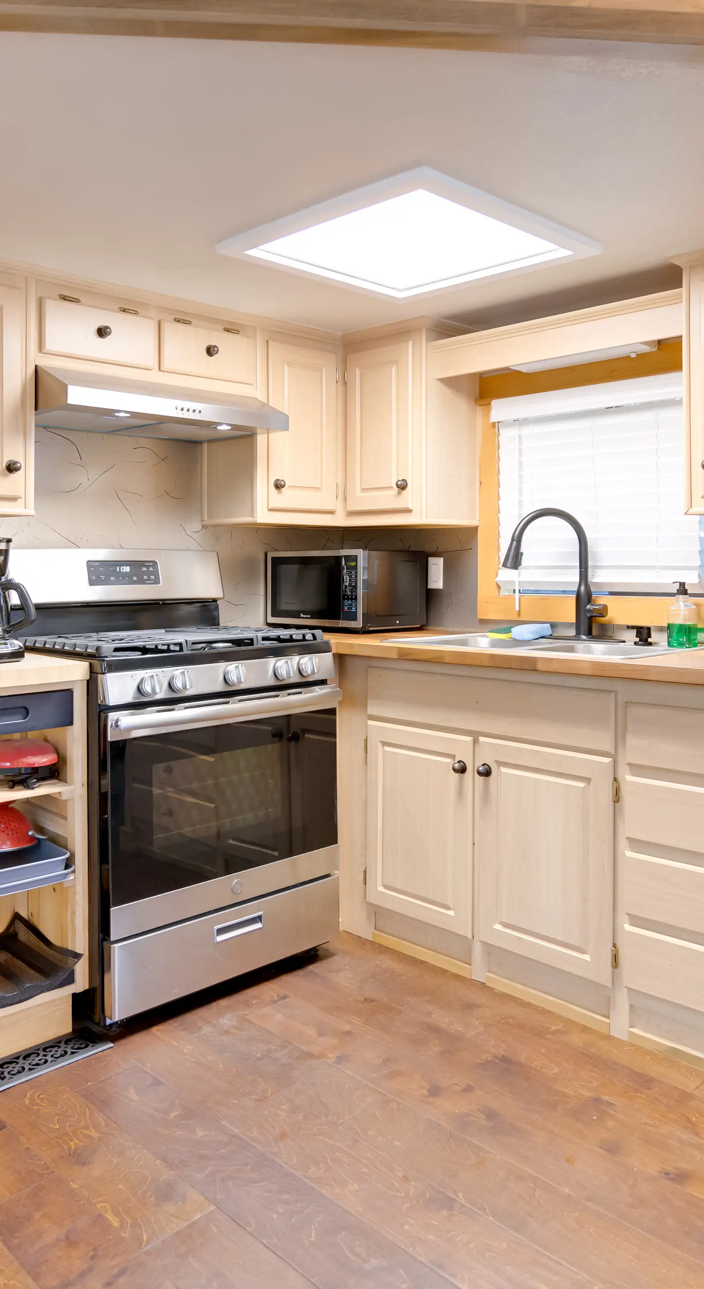 Near Lake Almanor & Golf: Cozy Cabin!