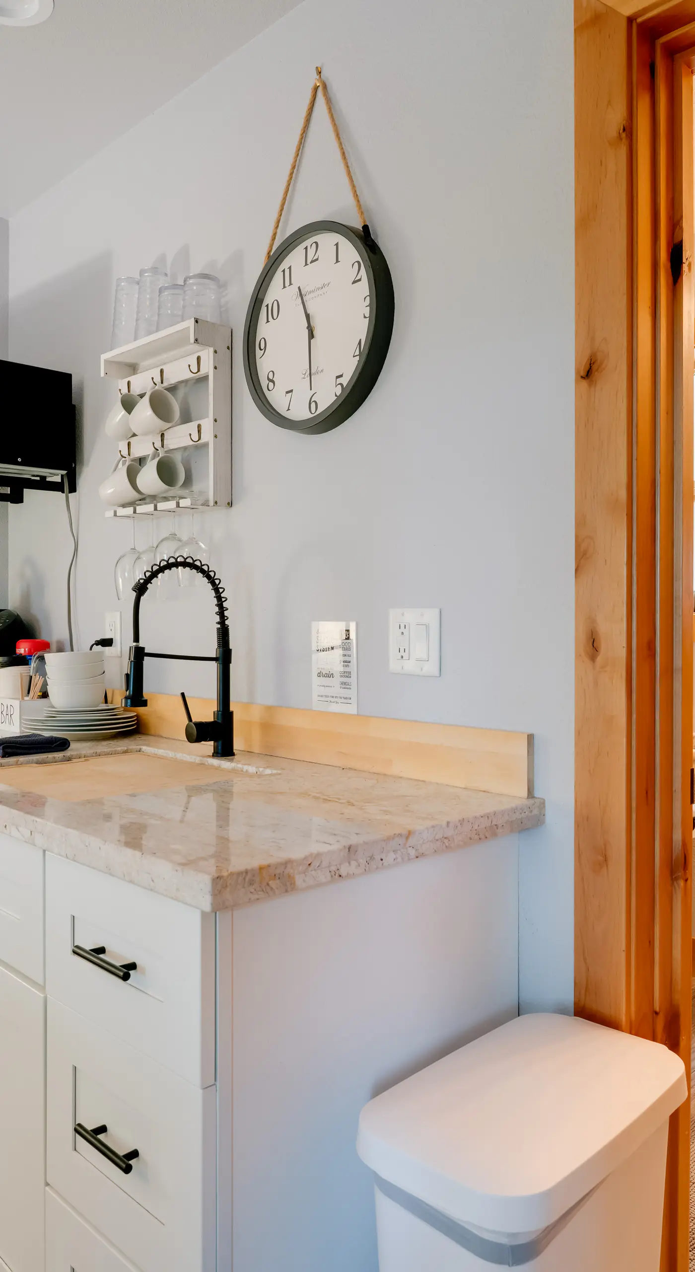 Gateway to Lassen Volcanic! Cozy Woodland Studio