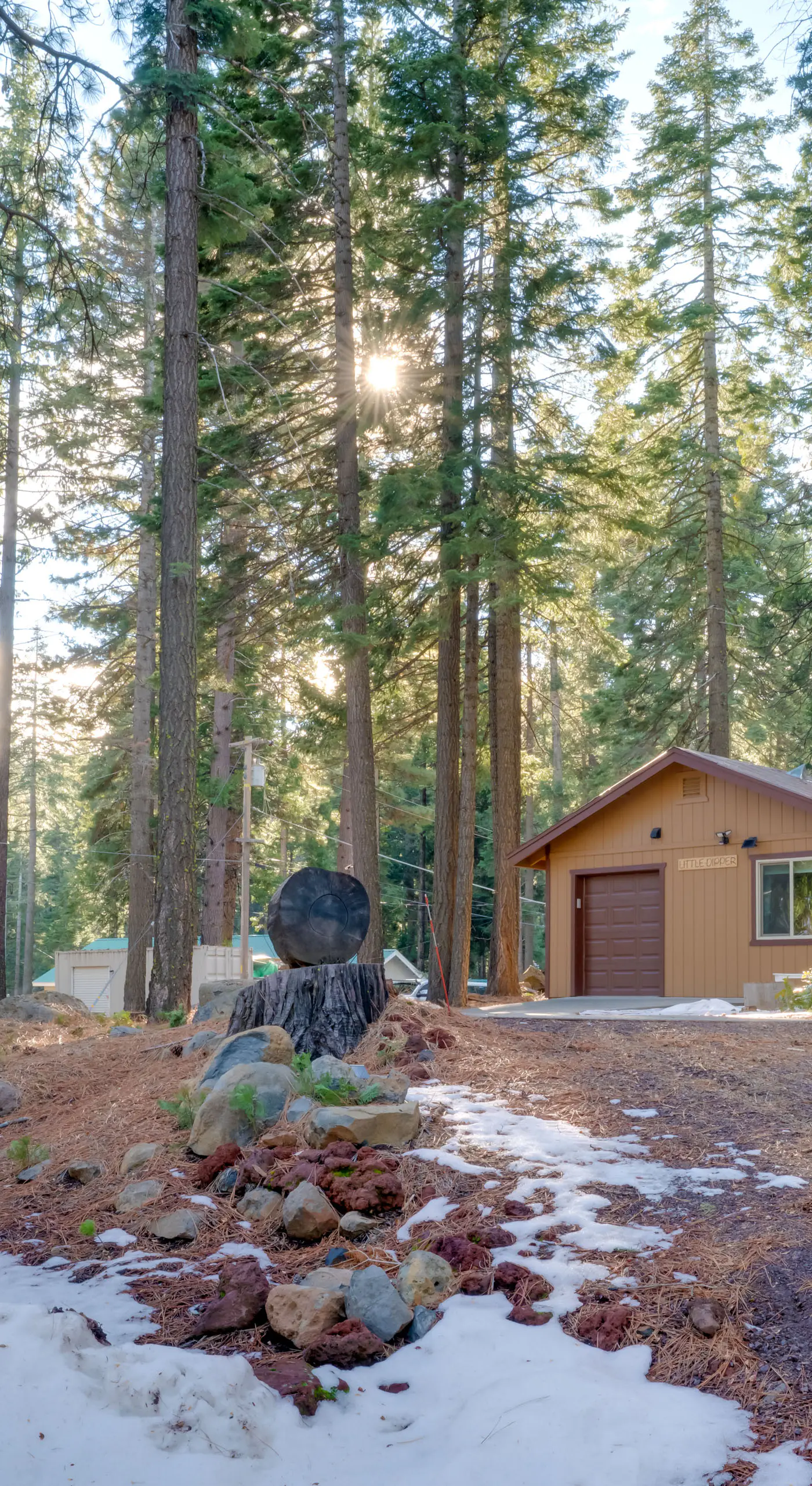 Gateway to Lassen Volcanic! Cozy Woodland Studio