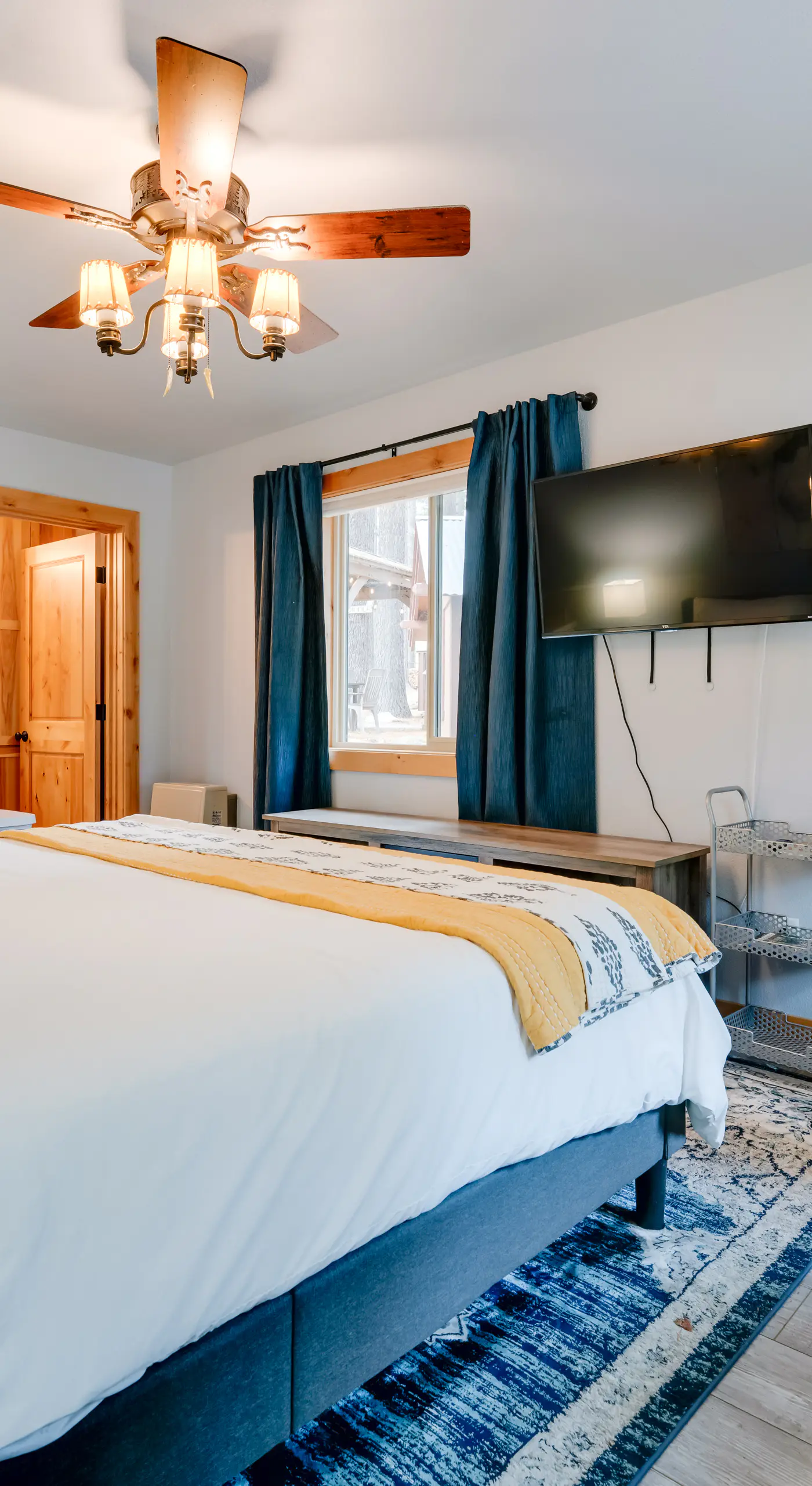 Gateway to Lassen Volcanic! Cozy Woodland Studio
