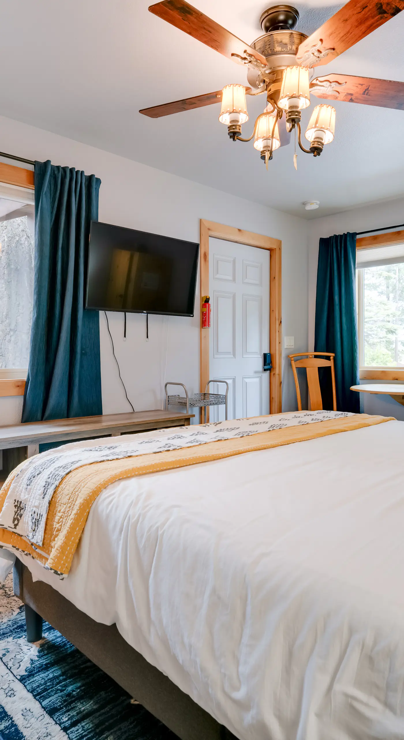 Gateway to Lassen Volcanic! Cozy Woodland Studio