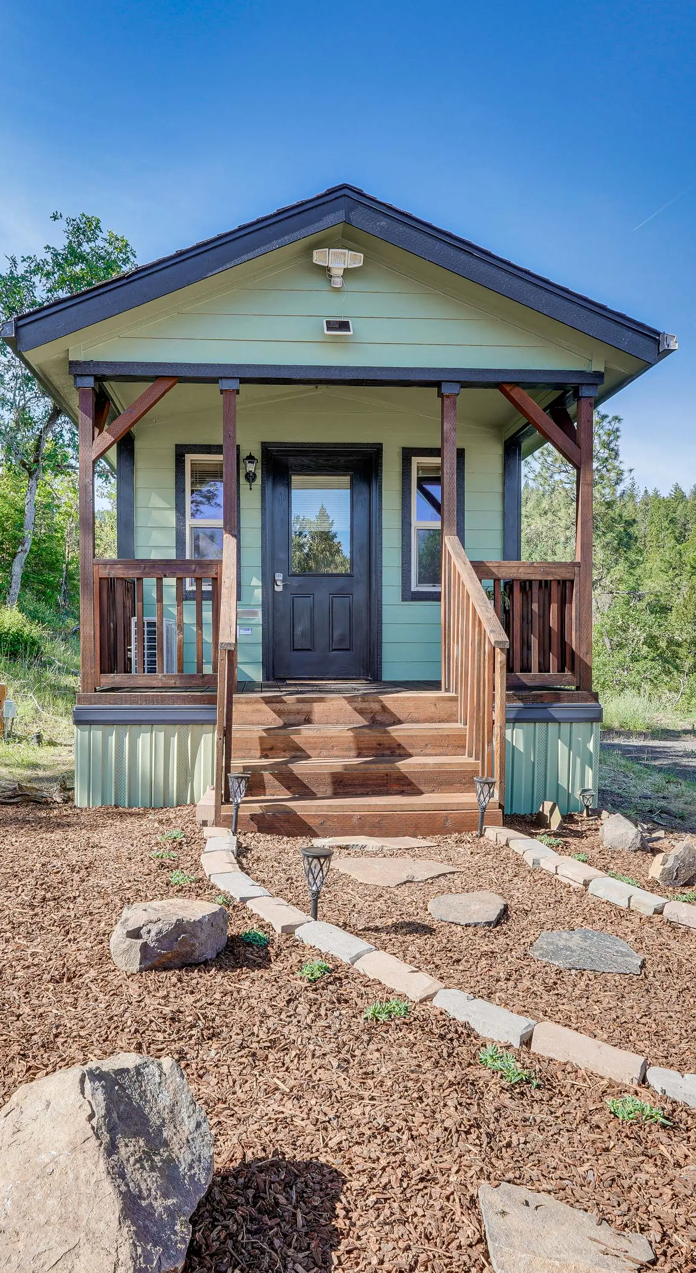 Hiking Trail On-Site: Mtn-View Eagle Point Retreat